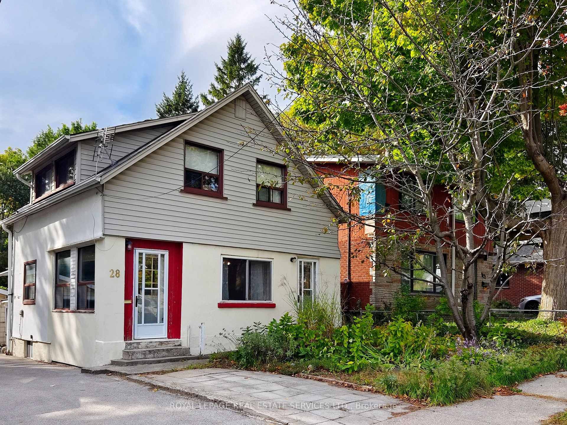 Photo 2 of 28 McIntosh Avenue, Etobicoke, Stonegate-Queensway — HOMEH