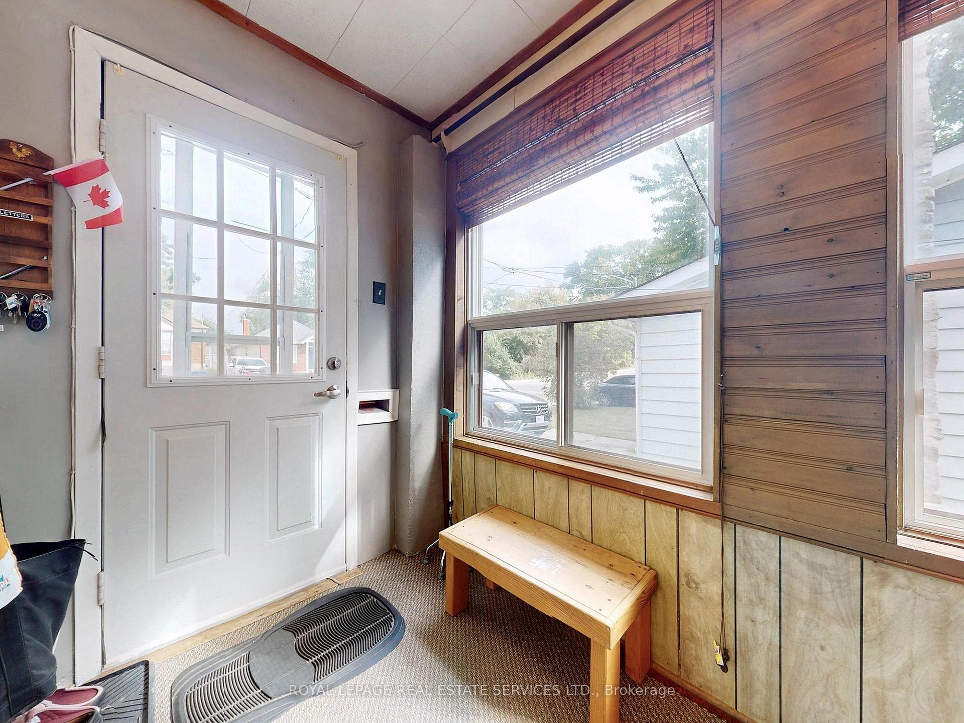 Photo 4 of 28 McIntosh Avenue, Etobicoke, Stonegate-Queensway — HOMEH