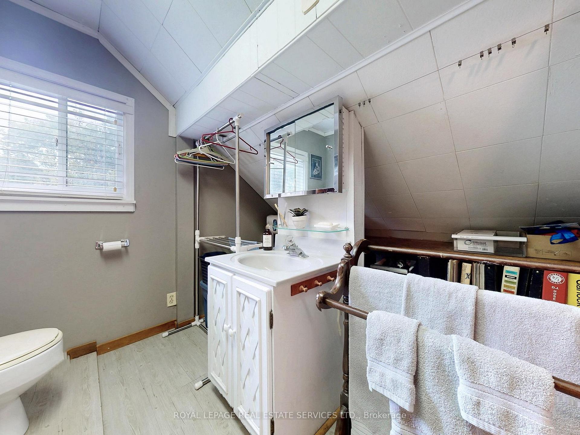 Photo 46 of 28 McIntosh Avenue, Etobicoke, Stonegate-Queensway — HOMEH