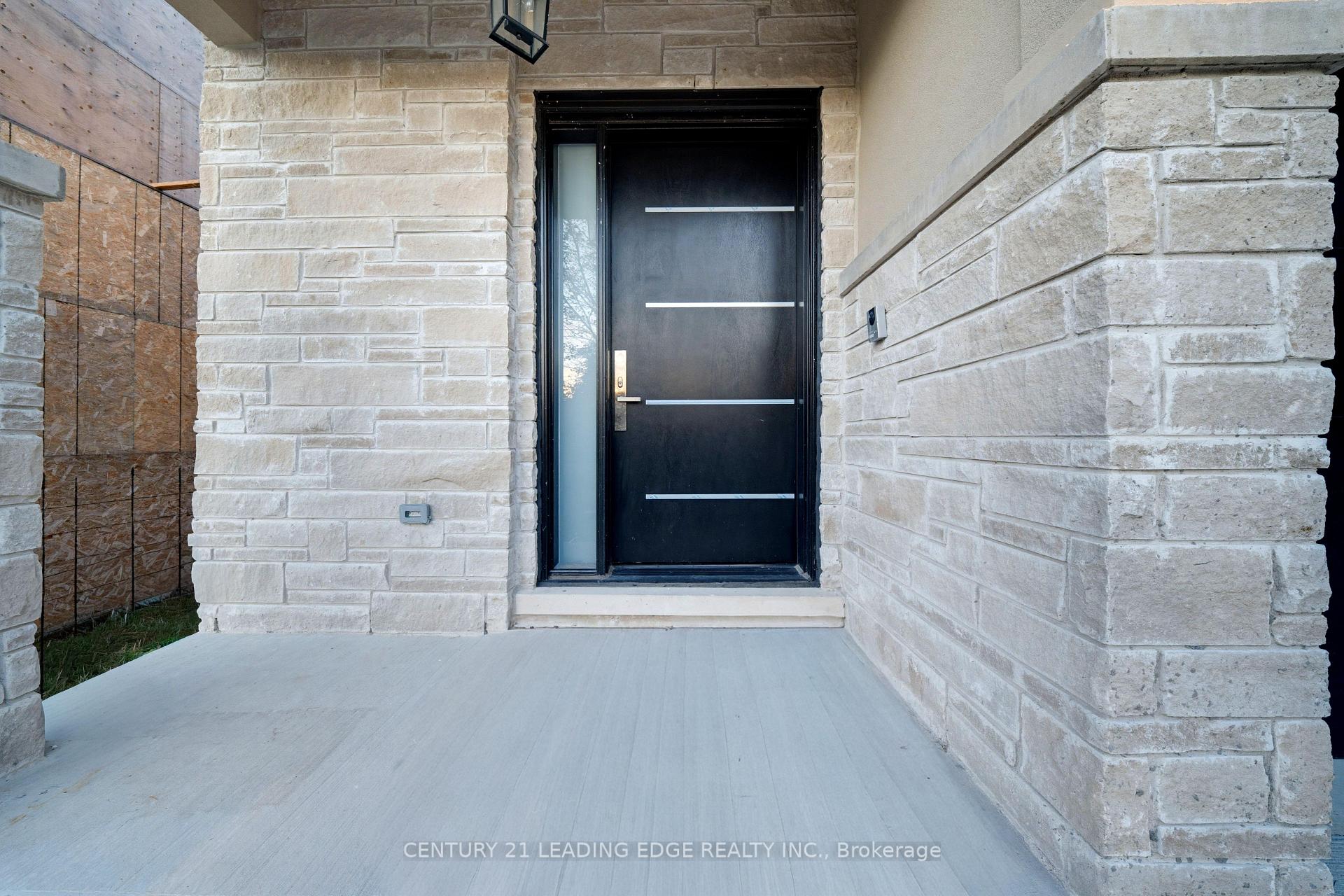 Photo 2 of 158 Hillcrest Drive, Whitby, Downtown Whitby — HOMEH
