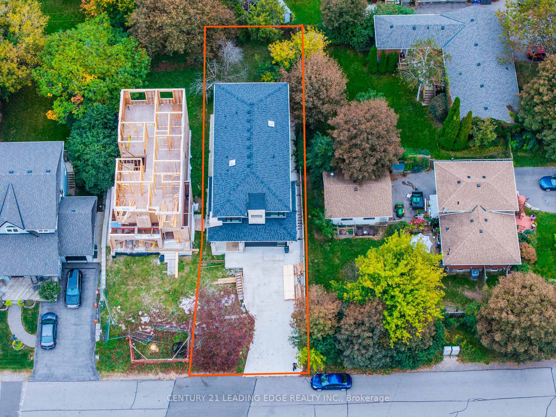 Photo 3 of 158 Hillcrest Drive, Whitby, Downtown Whitby — HOMEH