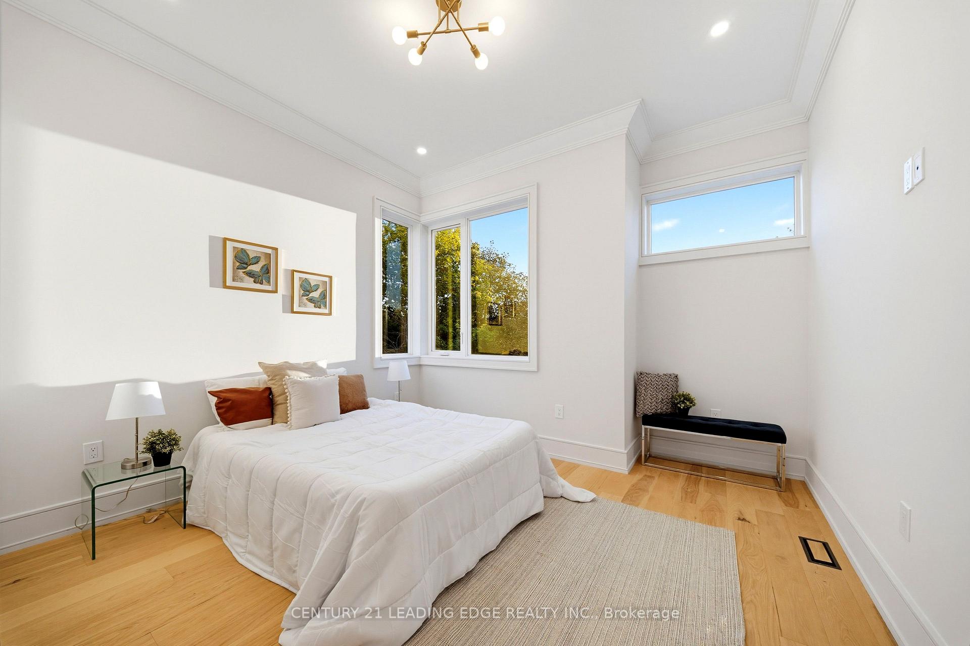 Photo 32 of 158 Hillcrest Drive, Whitby, Downtown Whitby — HOMEH