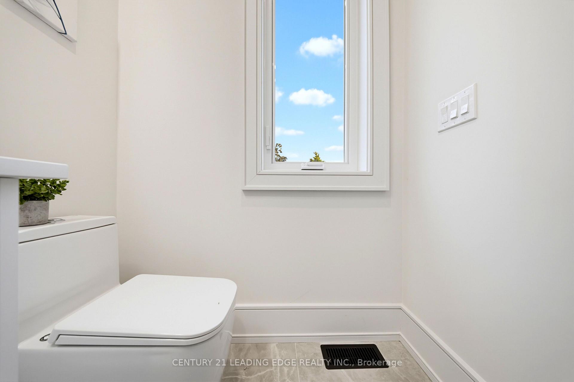 Photo 36 of 158 Hillcrest Drive, Whitby, Downtown Whitby — HOMEH
