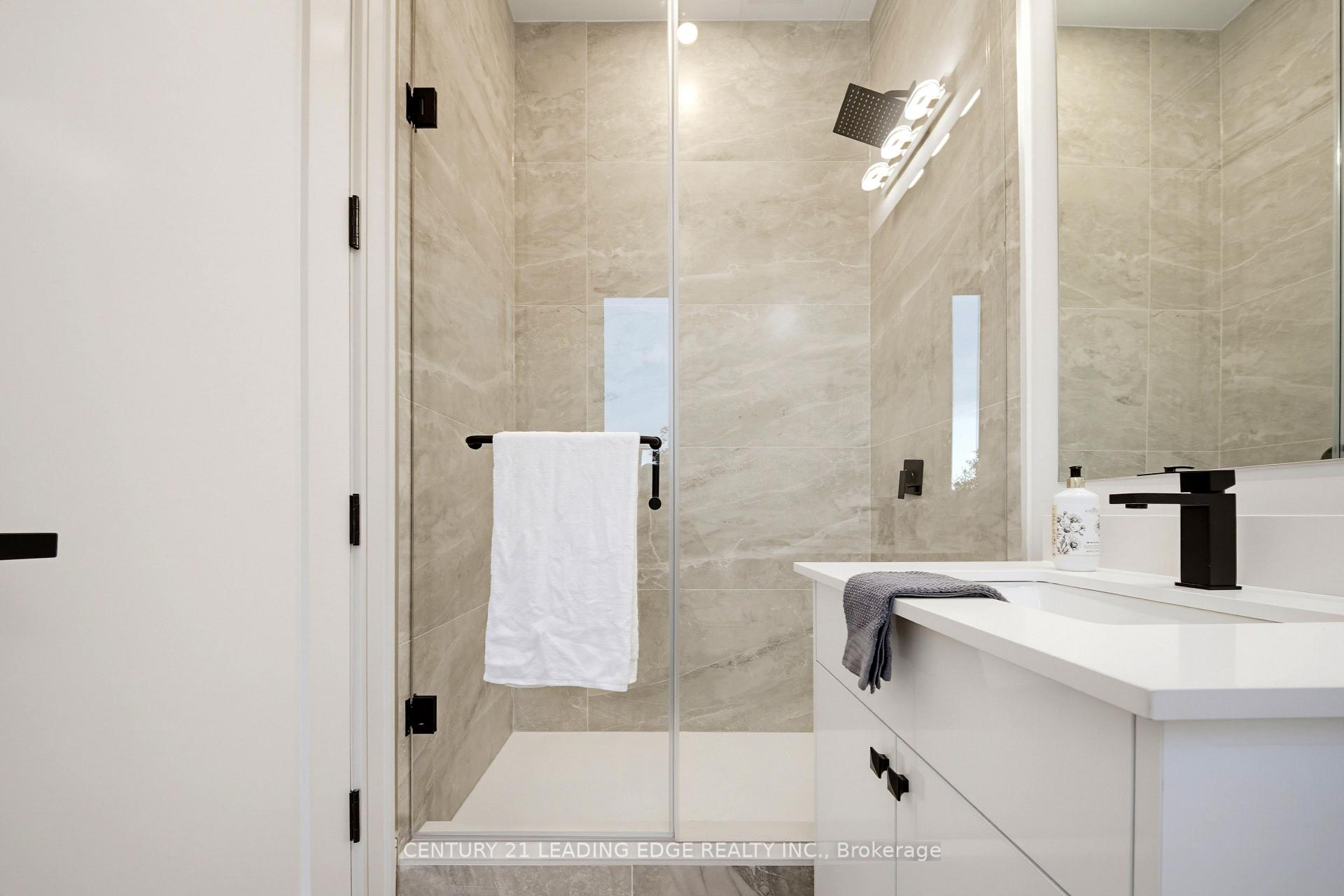 Photo 37 of 158 Hillcrest Drive, Whitby, Downtown Whitby — HOMEH