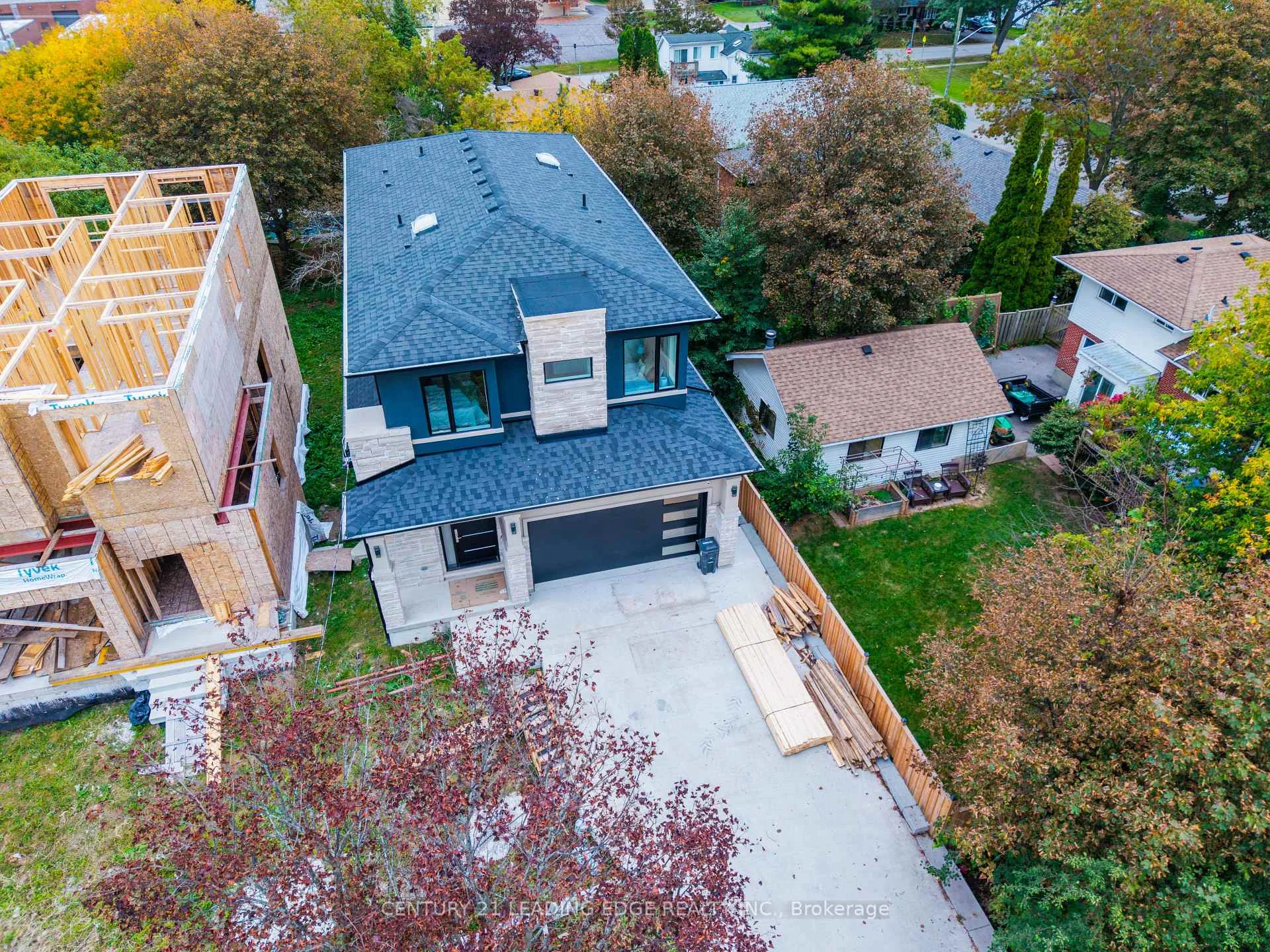 Photo 10 of 158 Hillcrest Drive, Whitby, Downtown Whitby — HOMEH