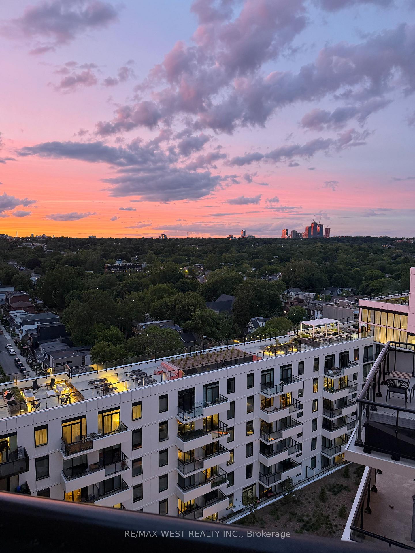 Photo 2 of Unit 1415, 1050 Eastern Avenue, Toronto, The Beaches — HOMEH