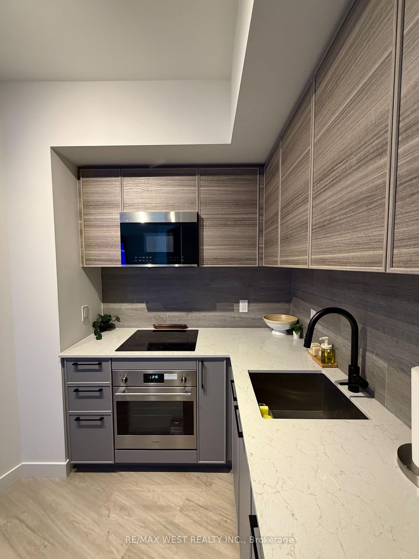 Photo 9 of Unit 1415, 1050 Eastern Avenue, Toronto, The Beaches — HOMEH