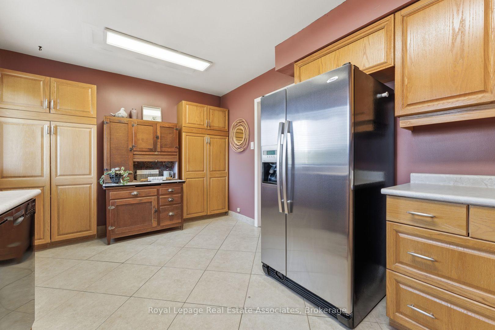 Photo 13 of 1069 Alexandra Avenue, Mississauga, Lakeview — HOMEH