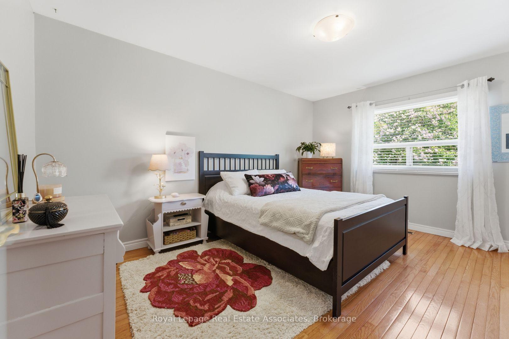 Photo 15 of 1069 Alexandra Avenue, Mississauga, Lakeview — HOMEH