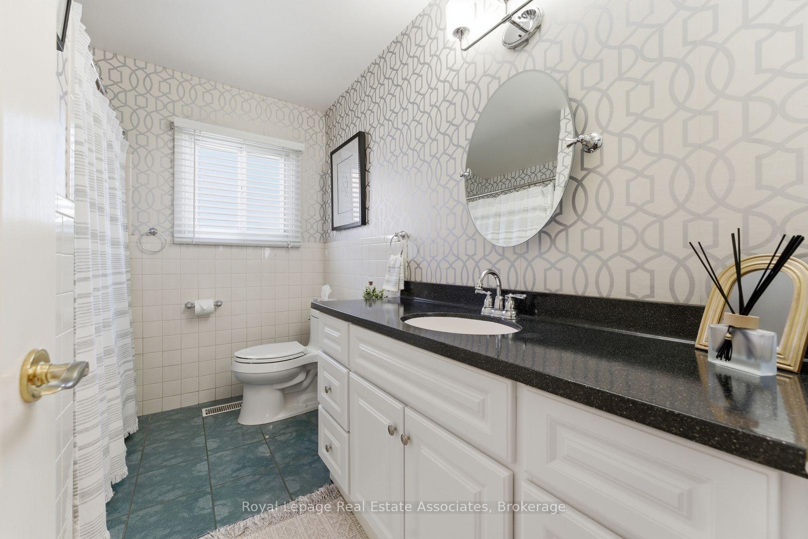 Photo 18 of 1069 Alexandra Avenue, Mississauga, Lakeview — HOMEH