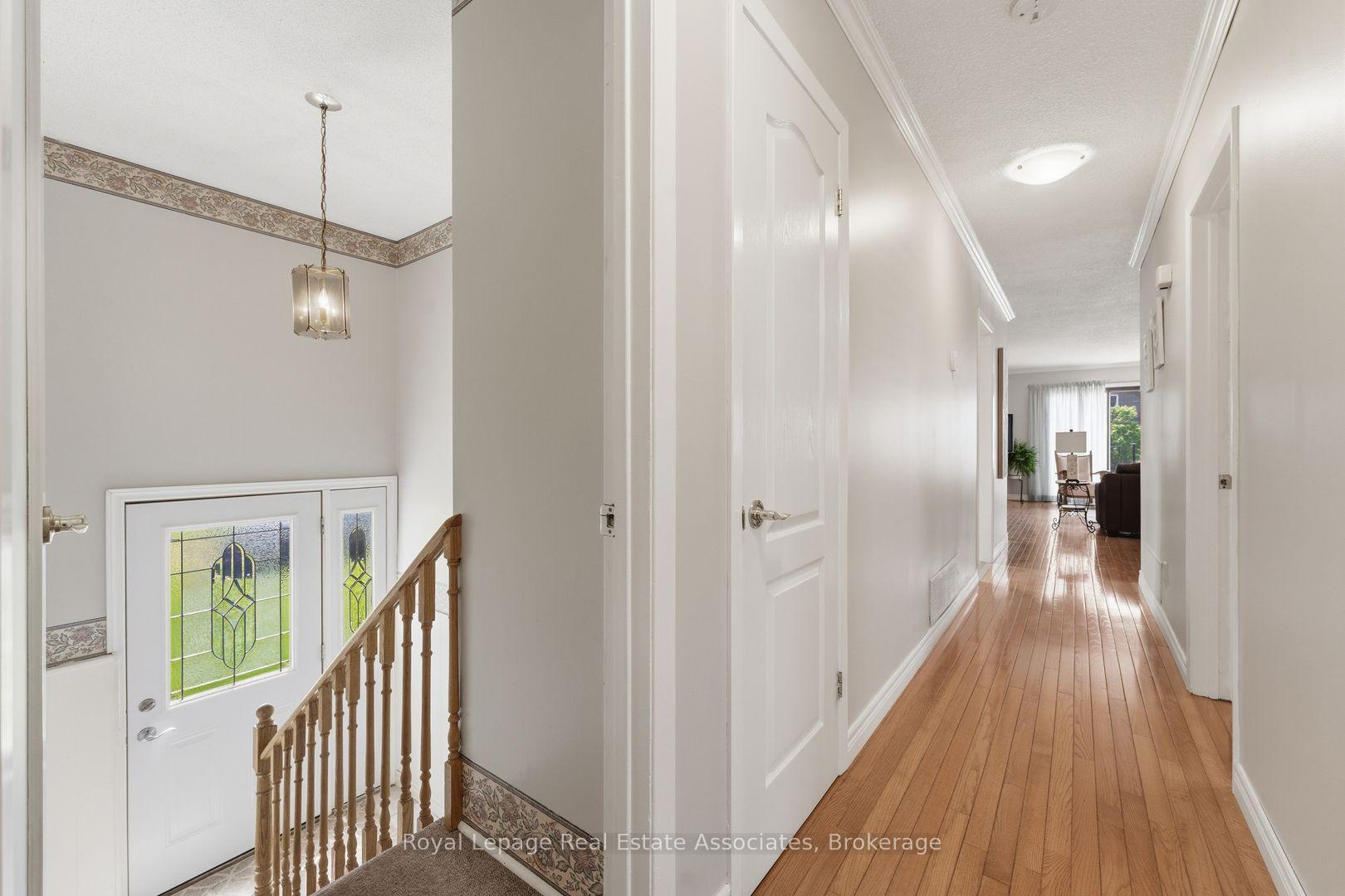 Photo 19 of 1069 Alexandra Avenue, Mississauga, Lakeview — HOMEH