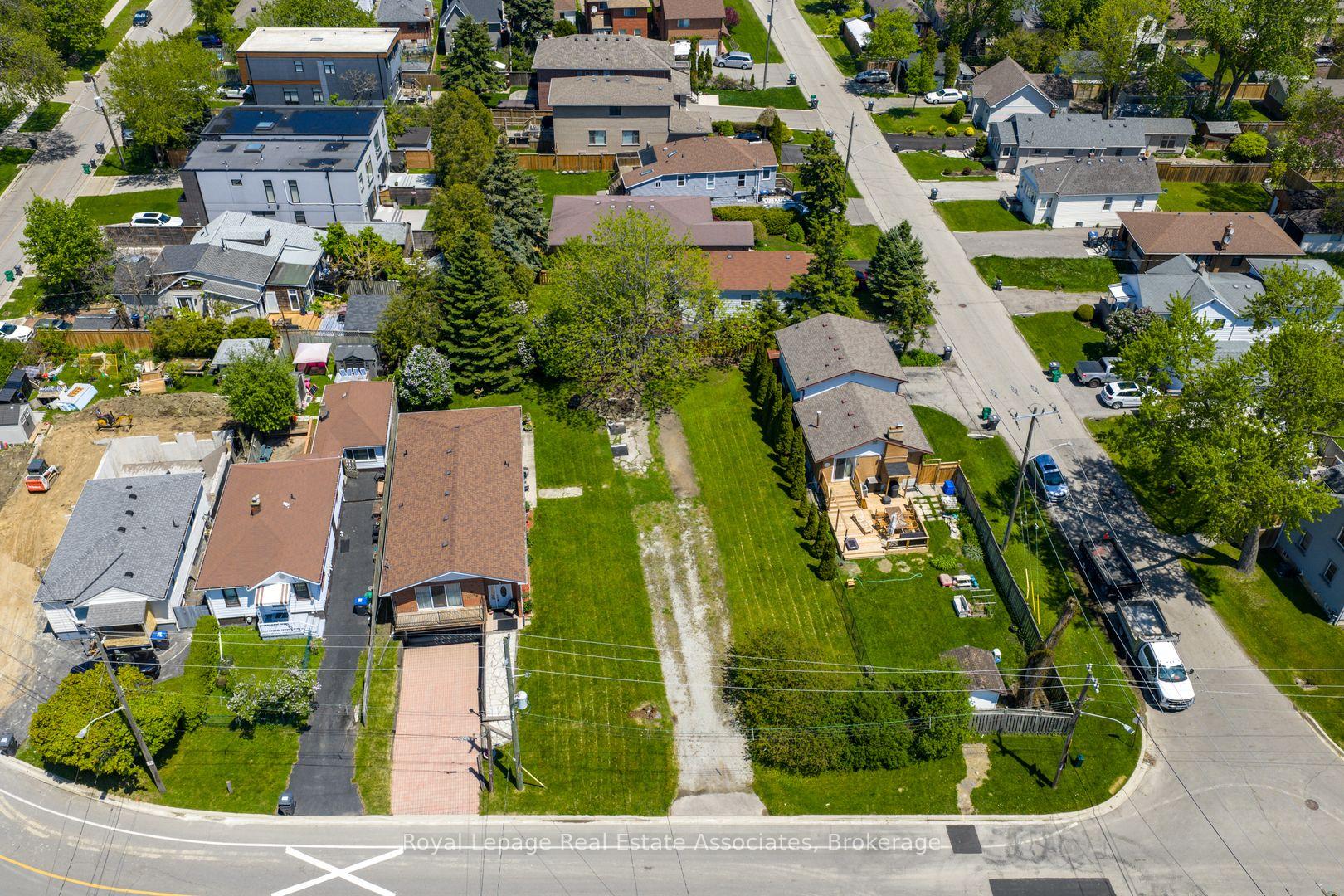 Photo 42 of 1069 Alexandra Avenue, Mississauga, Lakeview — HOMEH