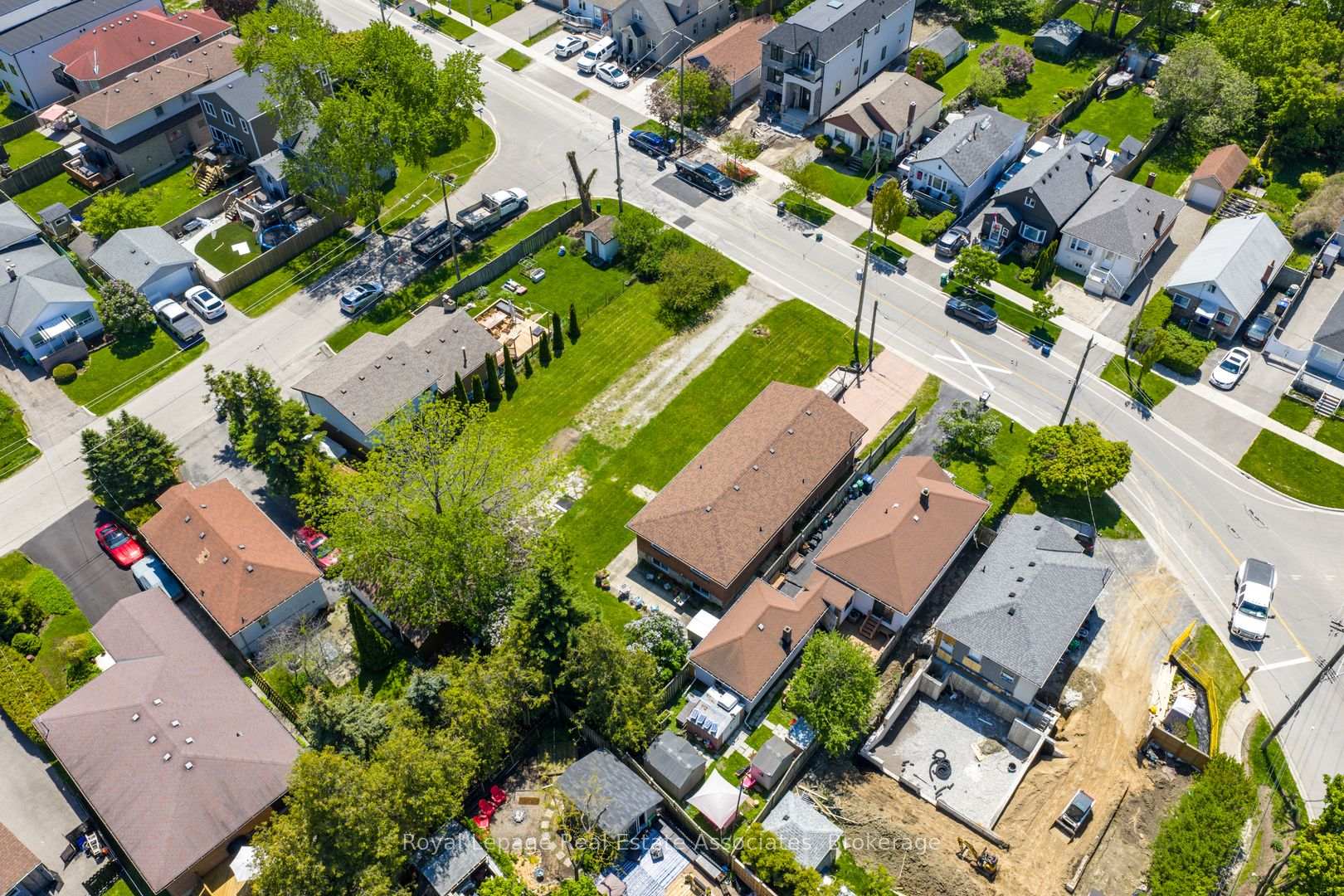 Photo 46 of 1069 Alexandra Avenue, Mississauga, Lakeview — HOMEH