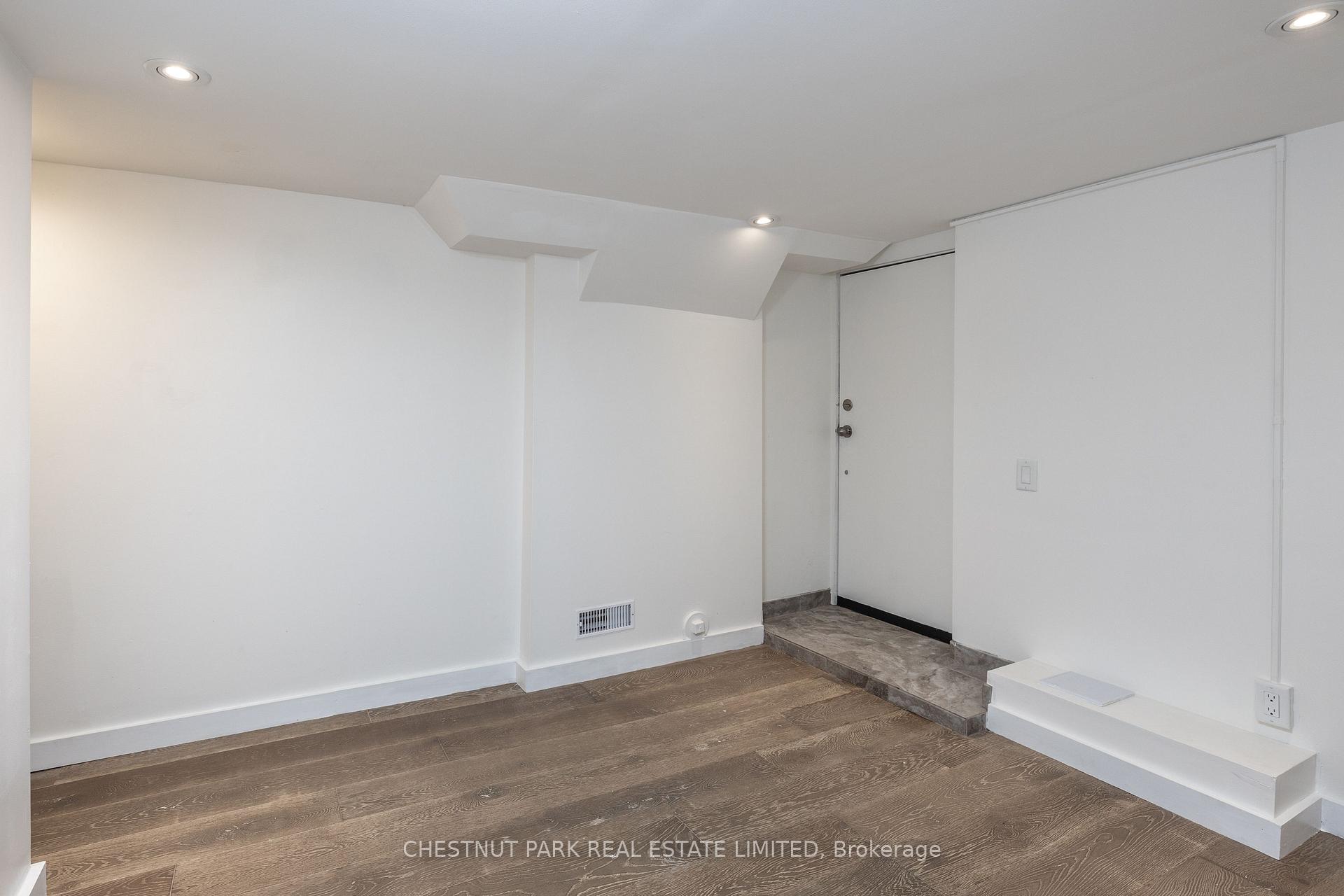 Photo 17 of 1654 Gerrard Street E, Toronto, Woodbine Corridor — HOMEH
