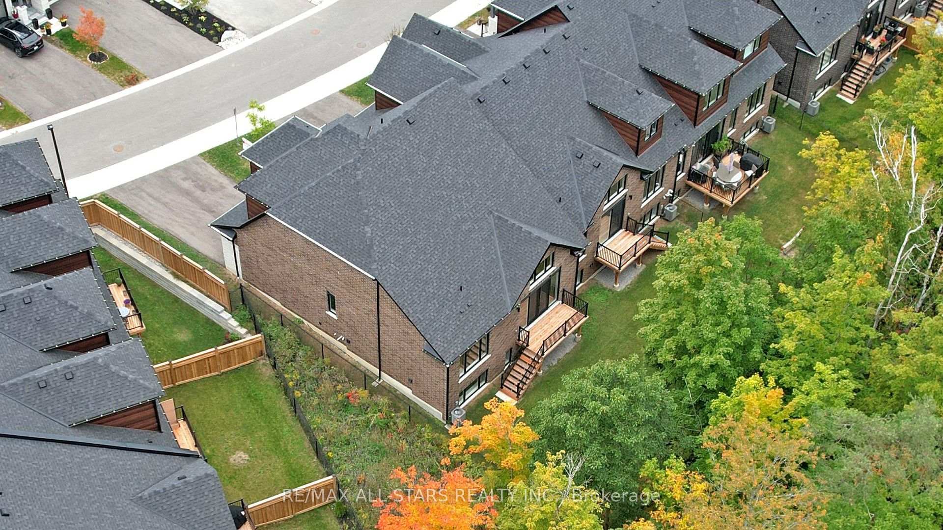 Photo 10 of 1 Lois Torrance Trail, Uxbridge — HOMEH