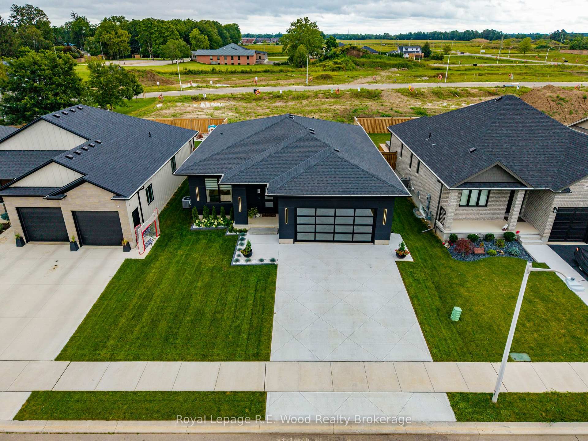 Photo 35 of 7 Sycamore Drive, Tillsonburg — HOMEH
