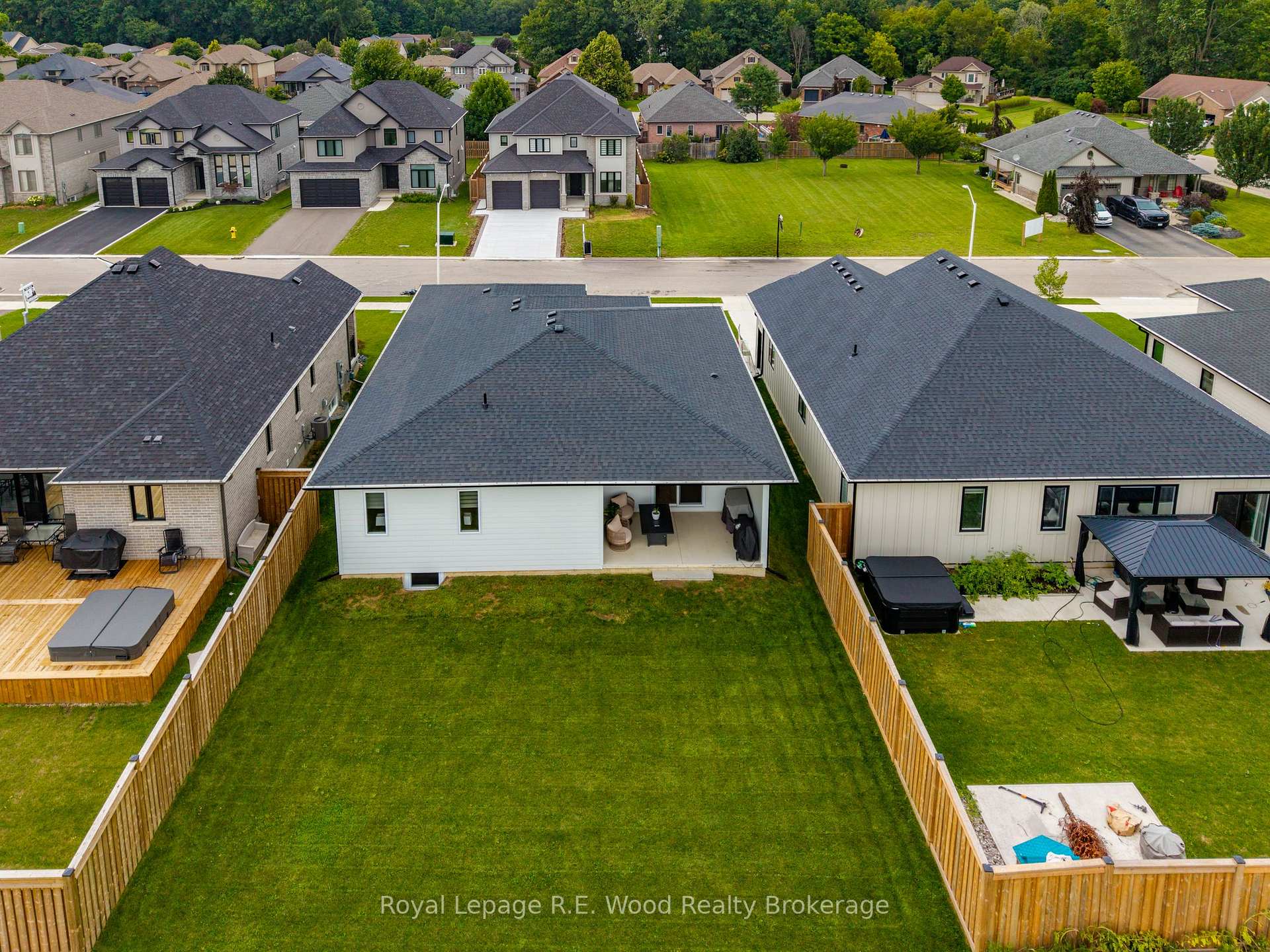 Photo 36 of 7 Sycamore Drive, Tillsonburg — HOMEH