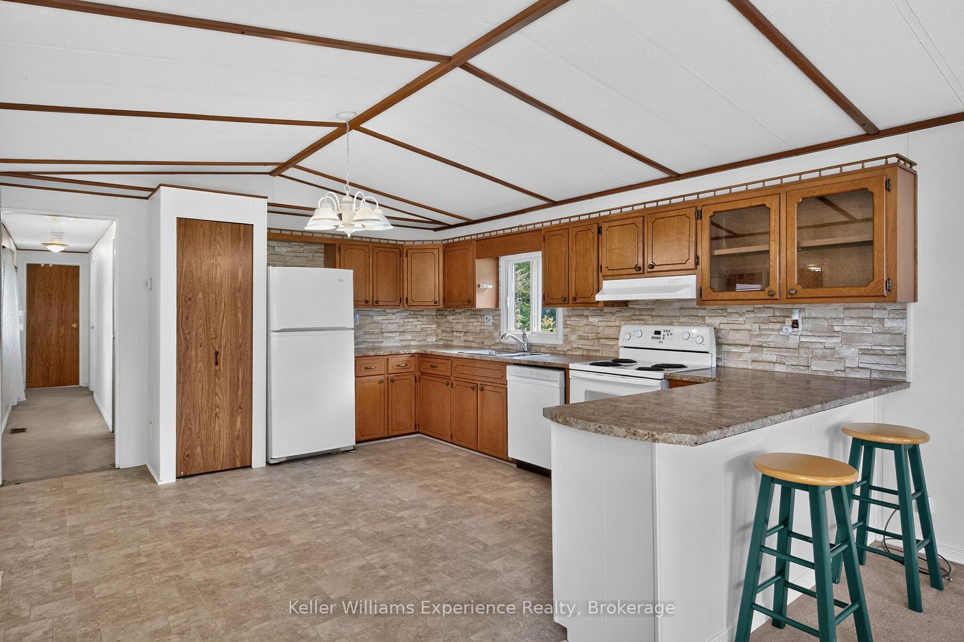 Photo 10 of 45 Northland Drive, Midland — HOMEH