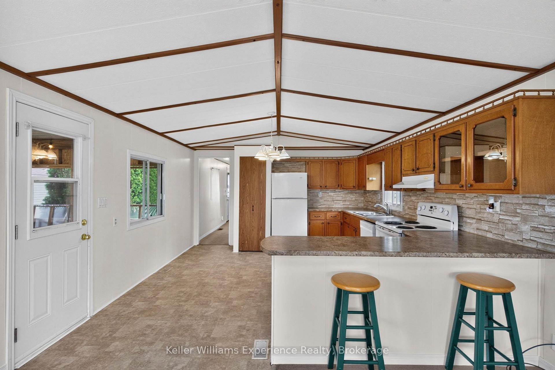 Photo 11 of 45 Northland Drive, Midland — HOMEH