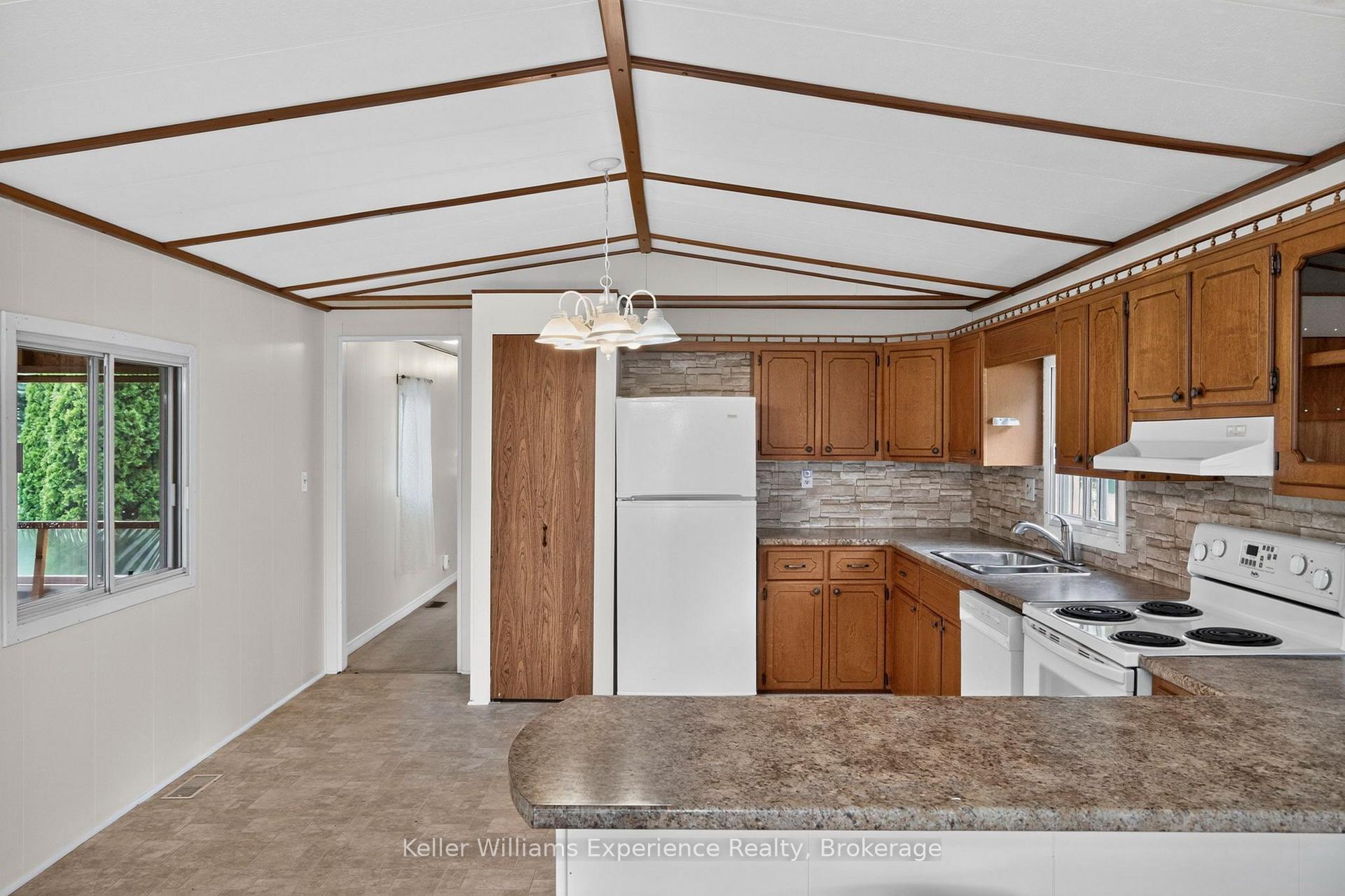 Photo 12 of 45 Northland Drive, Midland — HOMEH