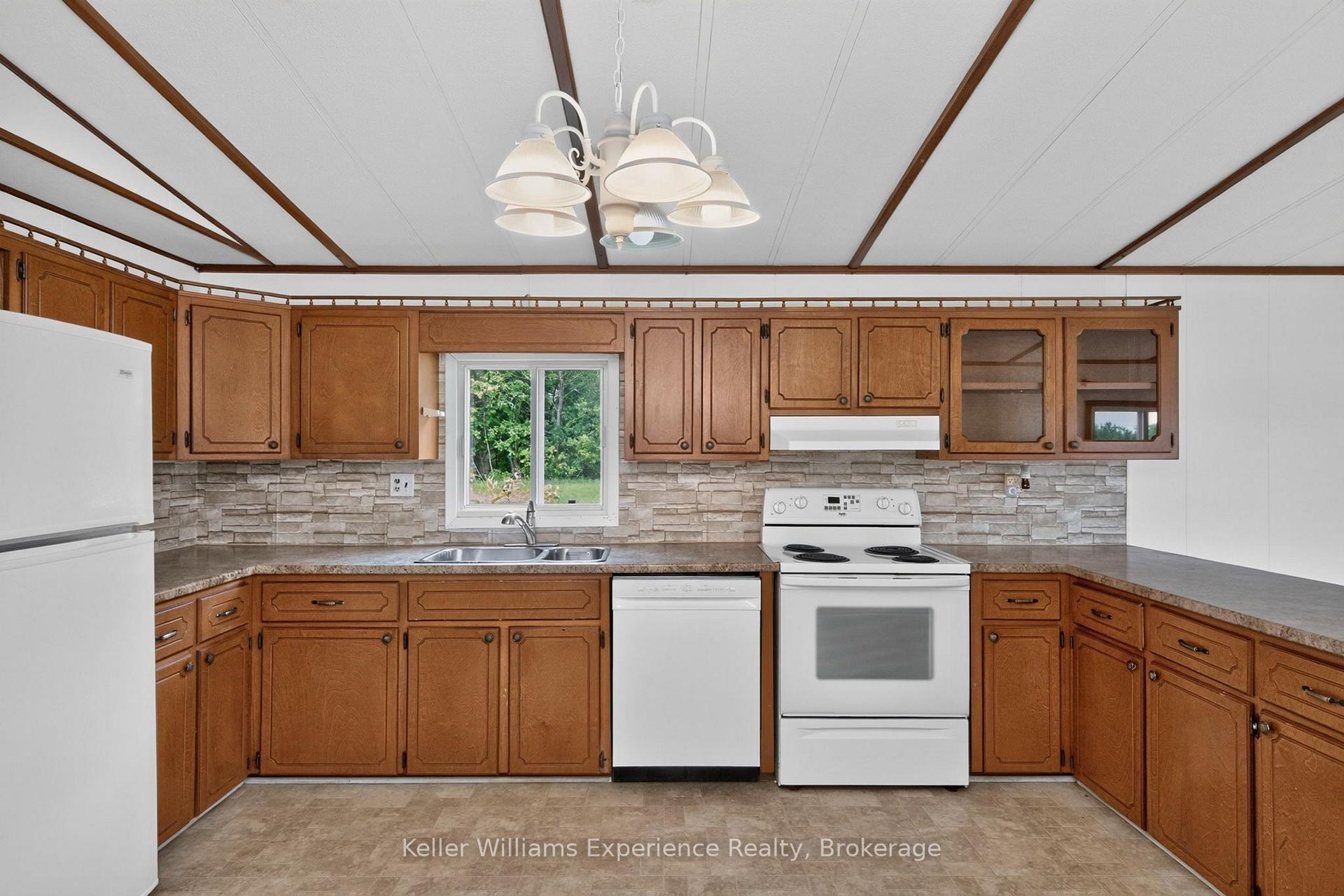 Photo 13 of 45 Northland Drive, Midland — HOMEH