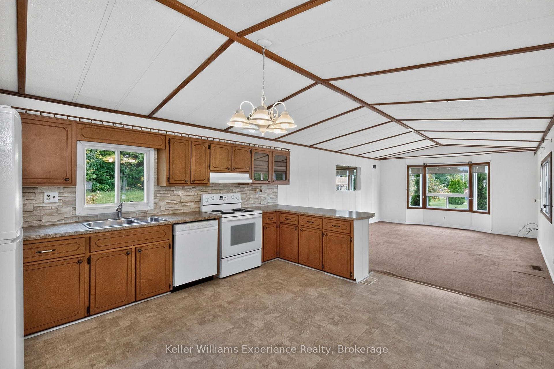 Photo 14 of 45 Northland Drive, Midland — HOMEH