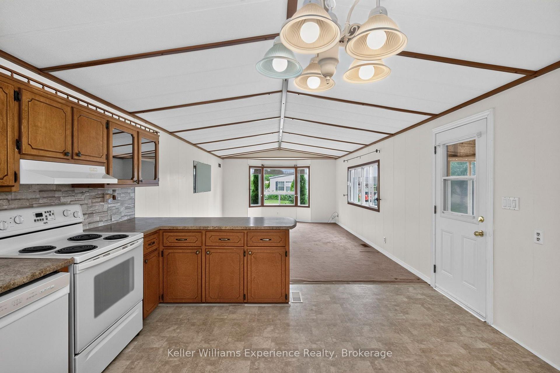 Photo 17 of 45 Northland Drive, Midland — HOMEH