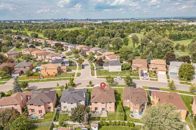 Photo 4 of 57 Havelock Drive, Brampton, Fletcher's Creek South — HOMEH