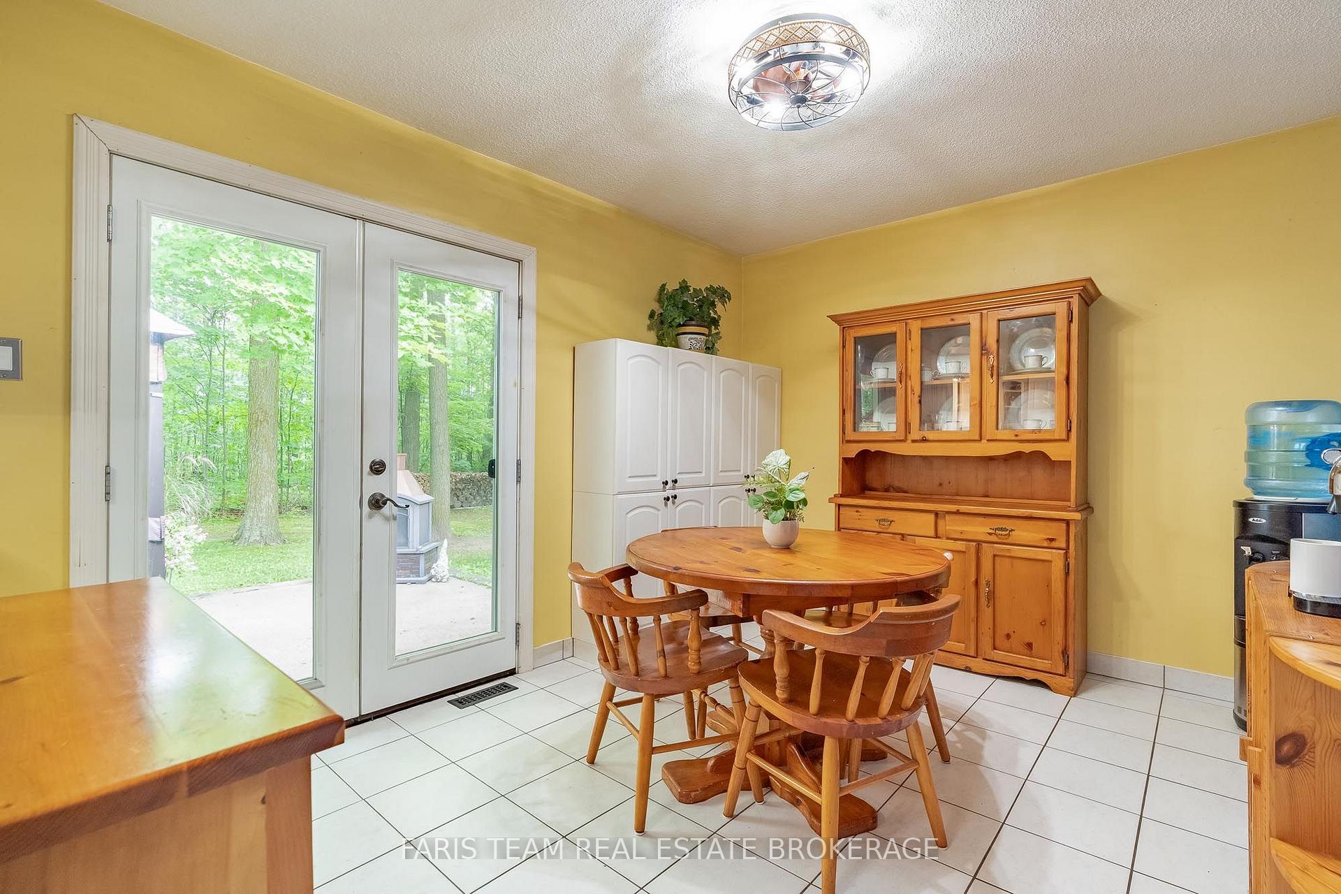 Photo 12 of 3114 Innisfil Beach Road, Innisfil, Rural Innisfil — HOMEH