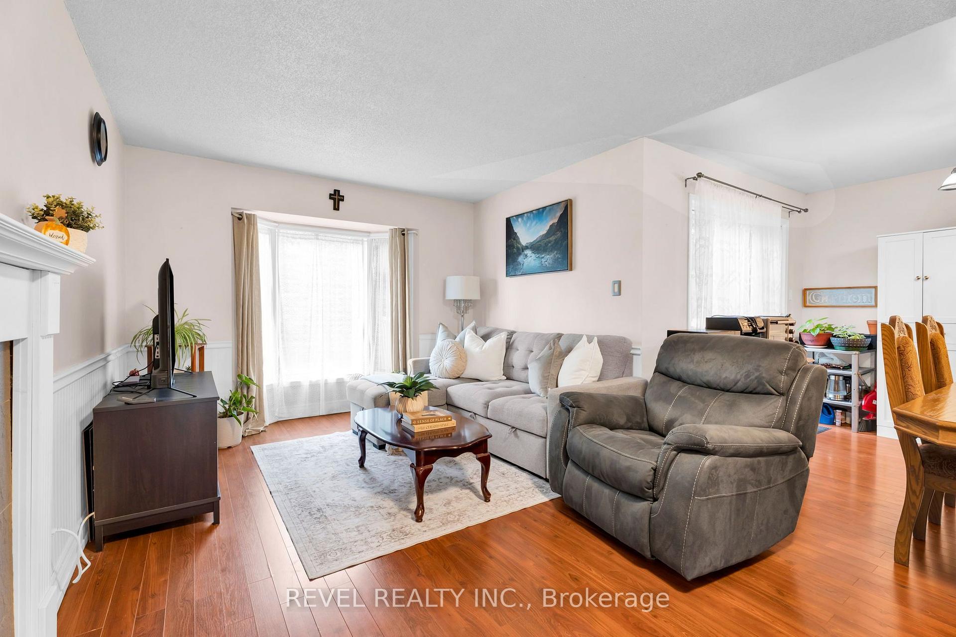 Photo 5 of 302 Shelburne Place, Shelburne — HOMEH