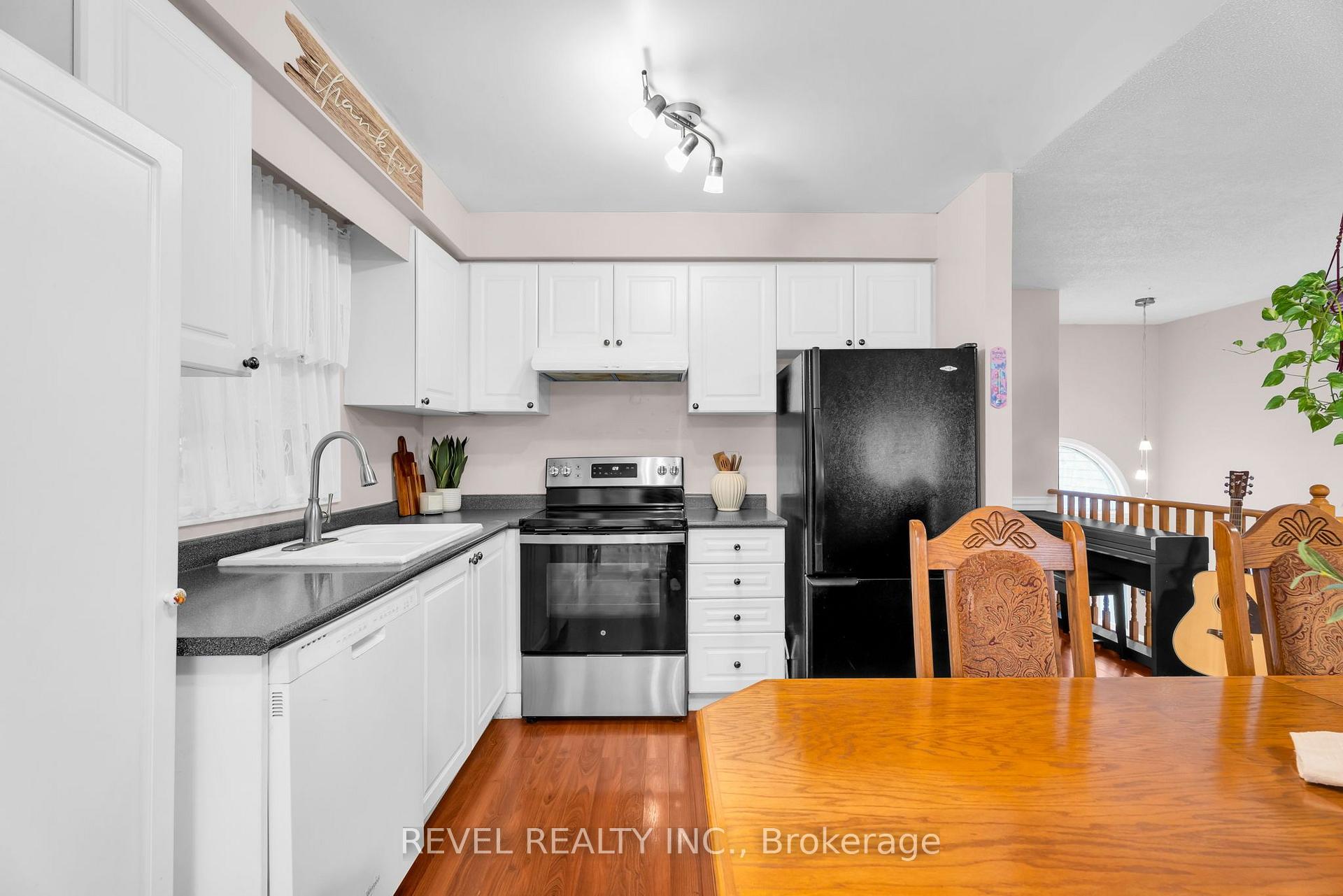 Photo 8 of 302 Shelburne Place, Shelburne — HOMEH
