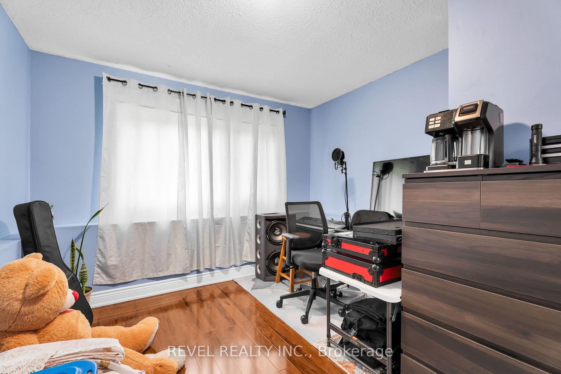 Photo 13 of 302 Shelburne Place, Shelburne — HOMEH