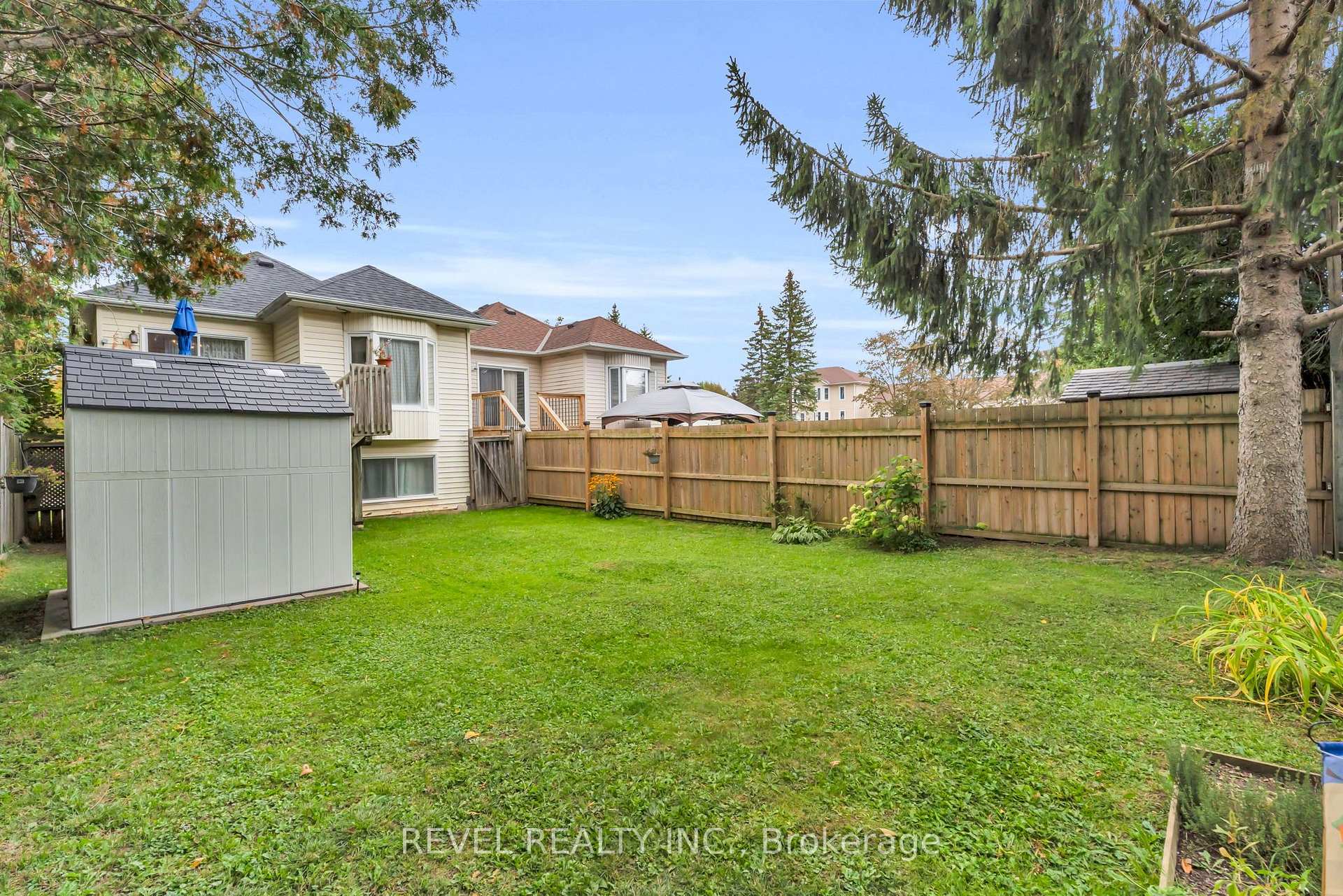 Photo 21 of 302 Shelburne Place, Shelburne — HOMEH