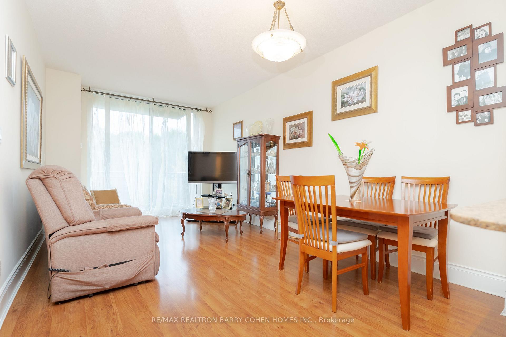 Photo 5 of Unit 815, 28 William Carson Crescent, North York, St. Andrew-Windfields — HOMEH