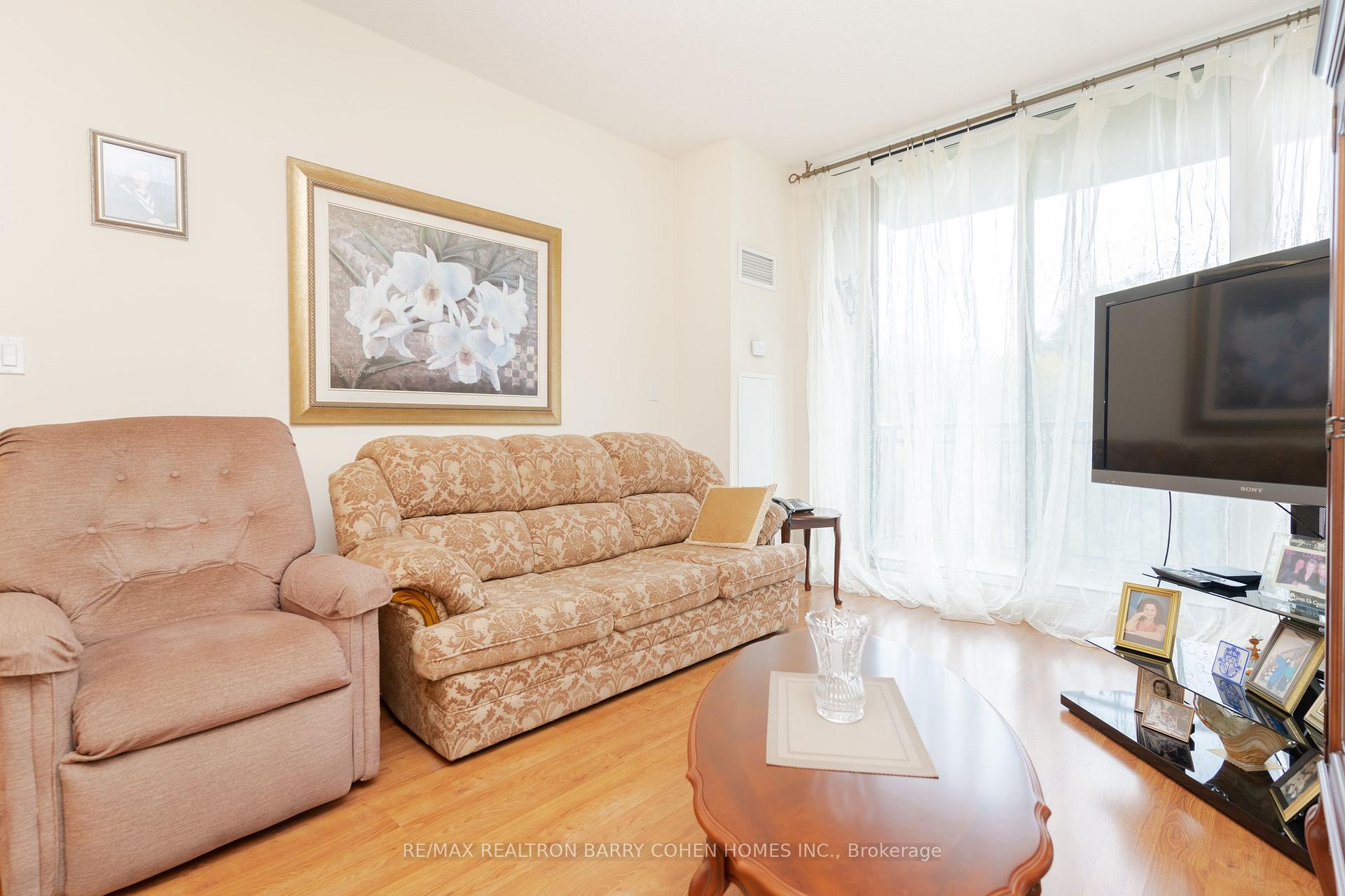 Photo 6 of Unit 815, 28 William Carson Crescent, North York, St. Andrew-Windfields — HOMEH