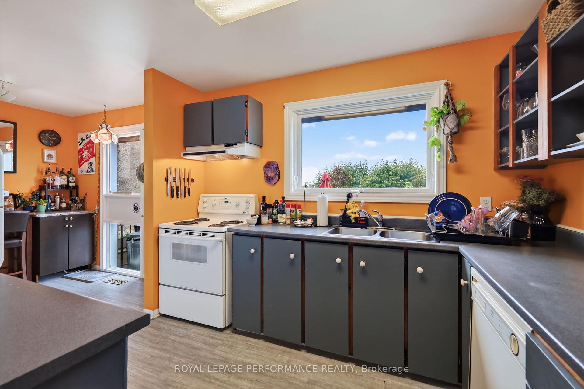Photo 7 of Unit 183, 2111 Montreal Road, Ottawa, Beaconwood — HOMEH