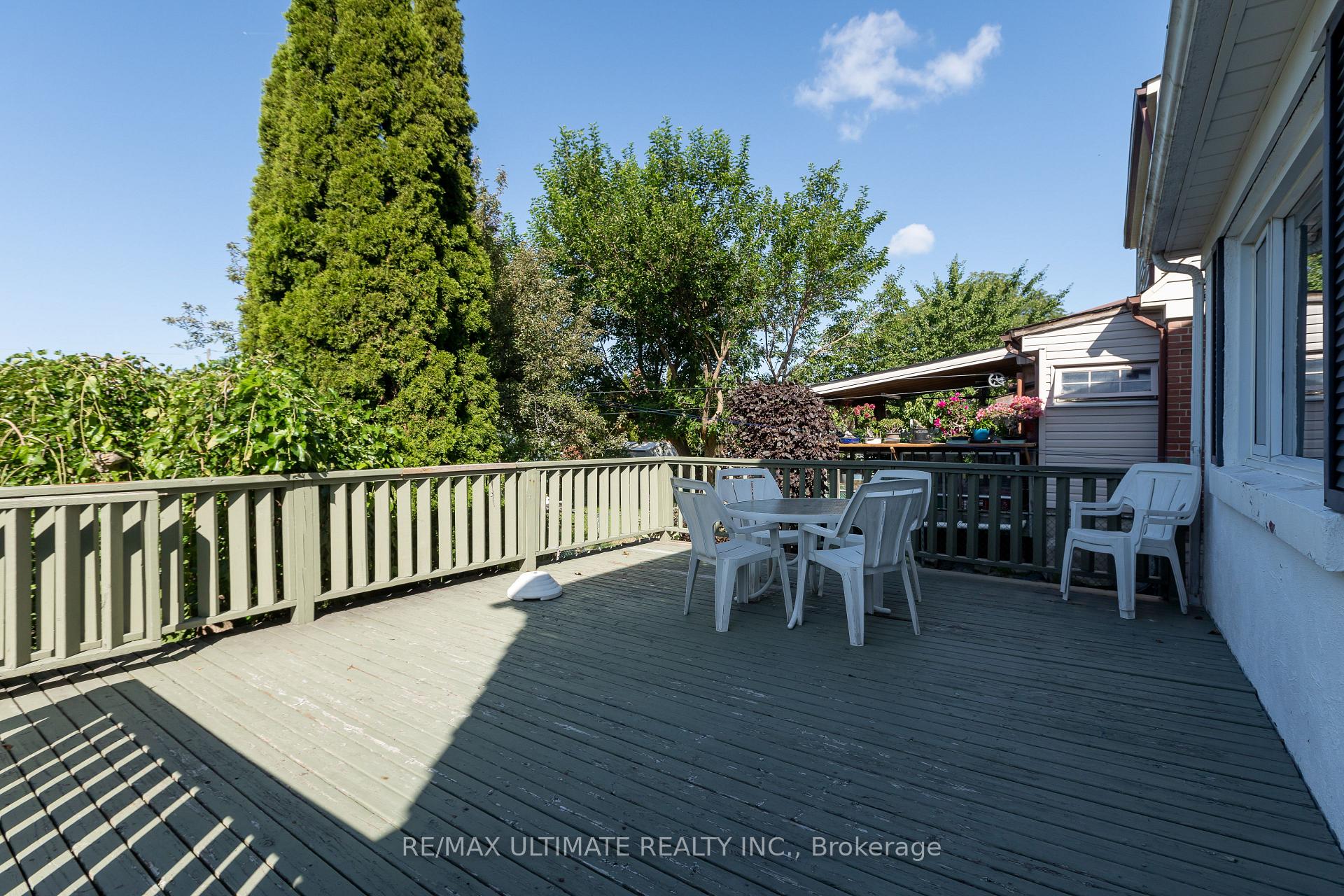 Photo 33 of 6 Redberry Parkway, North York, Maple Leaf — HOMEH