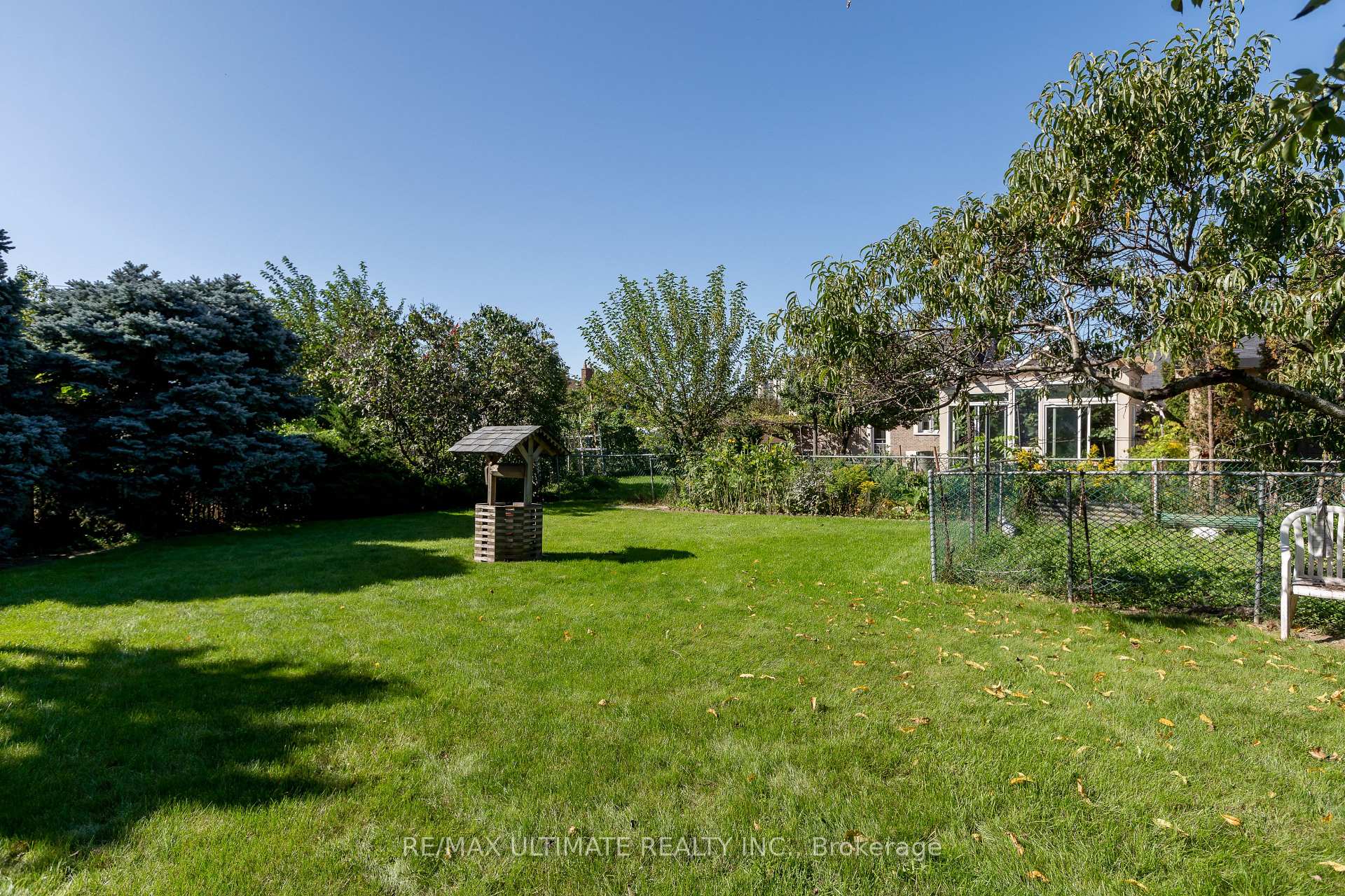 Photo 39 of 6 Redberry Parkway, North York, Maple Leaf — HOMEH