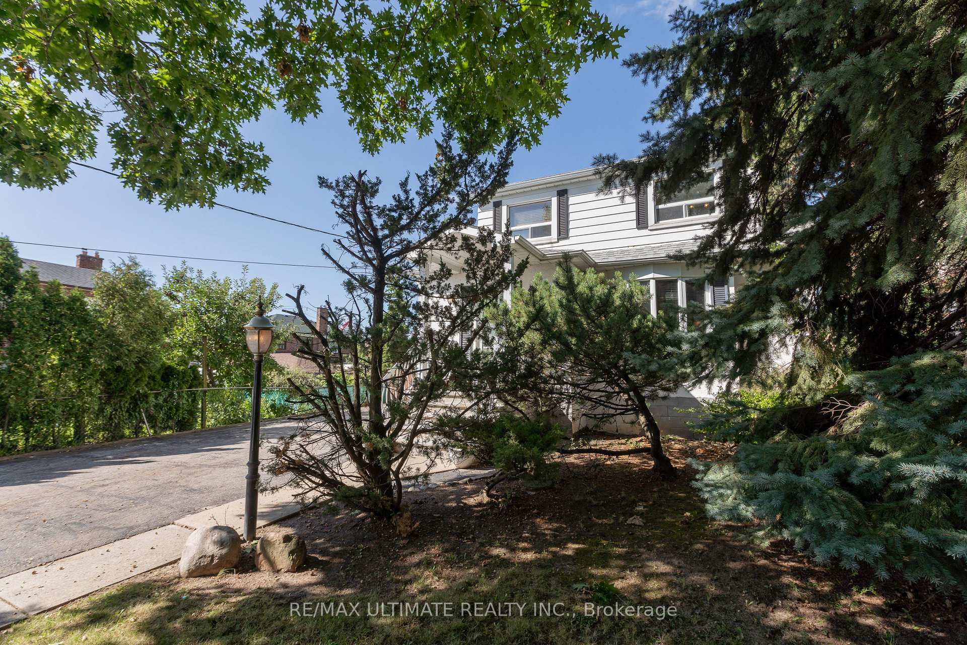 Photo 42 of 6 Redberry Parkway, North York, Maple Leaf — HOMEH