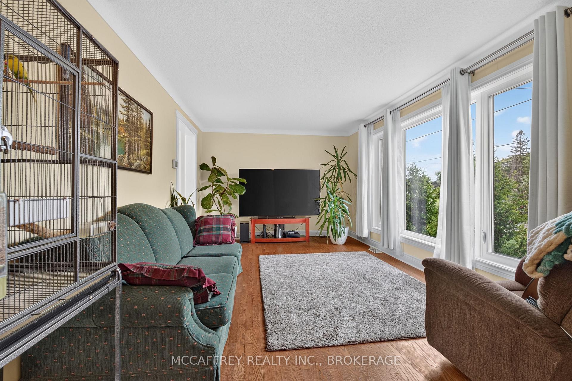 Photo 4 of 1242 Leyton Avenue, Kingston, City Northwest — HOMEH