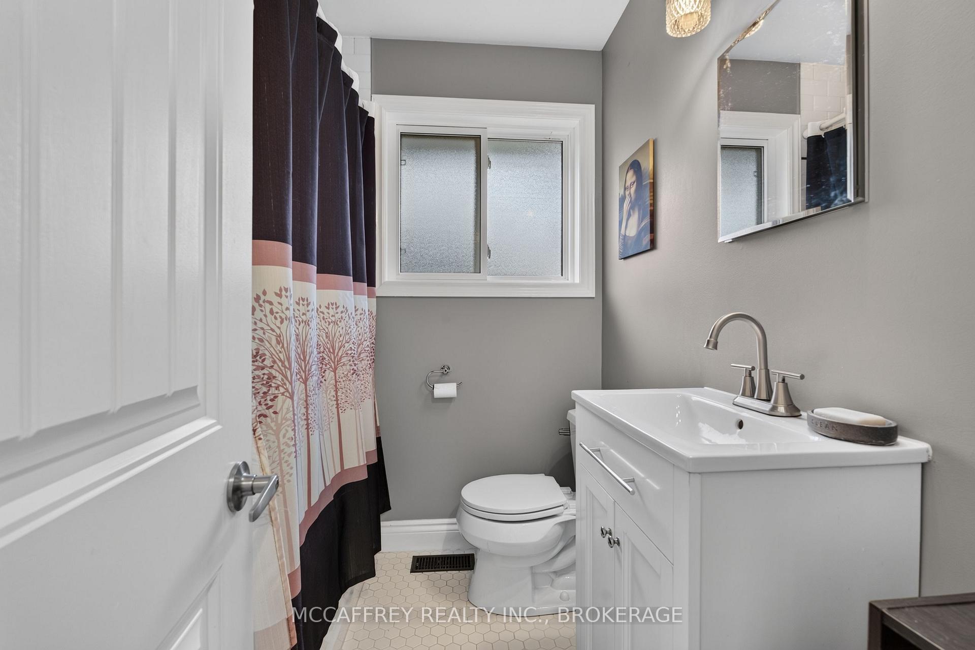 Photo 17 of 1242 Leyton Avenue, Kingston, City Northwest — HOMEH