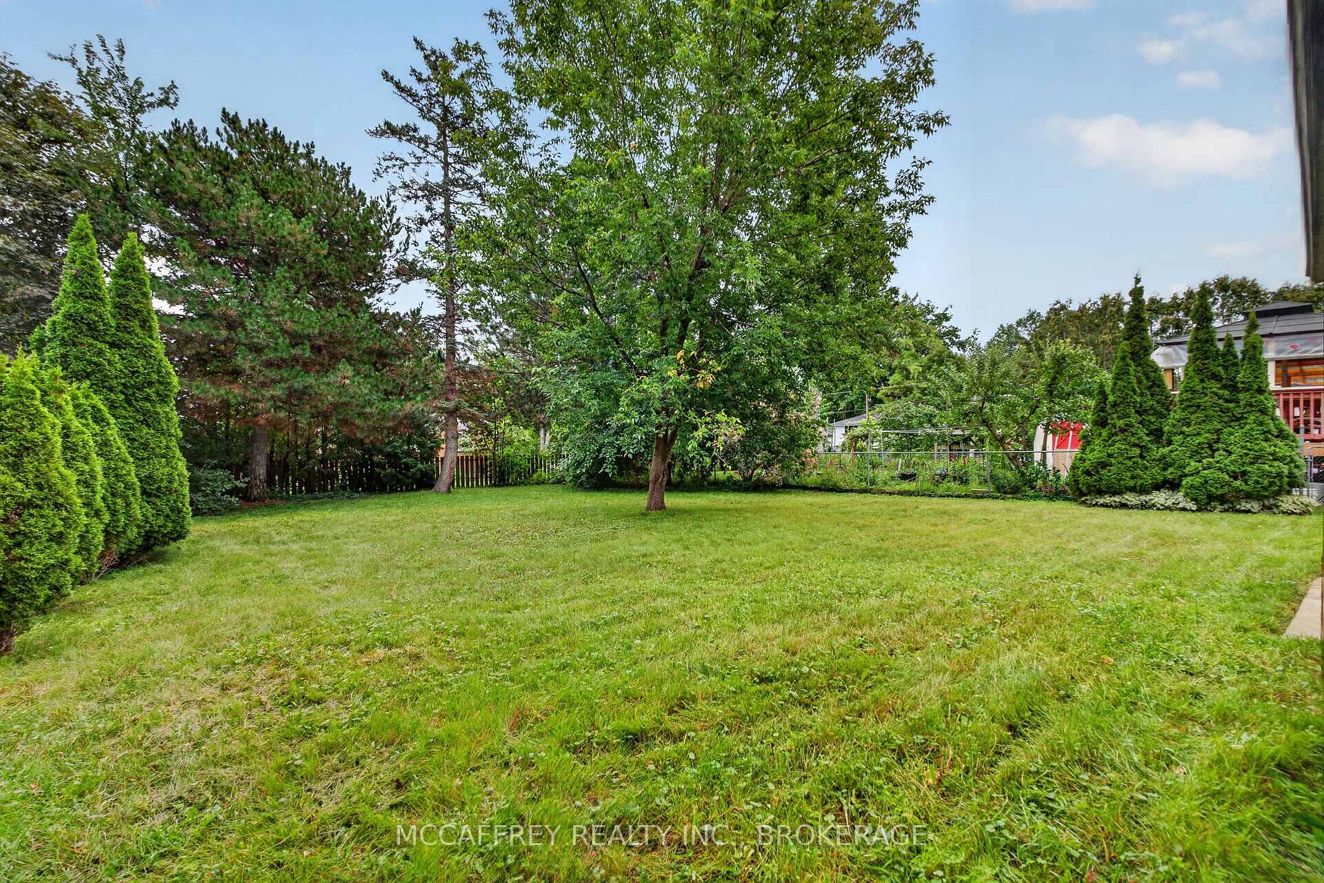 Photo 30 of 1242 Leyton Avenue, Kingston, City Northwest — HOMEH