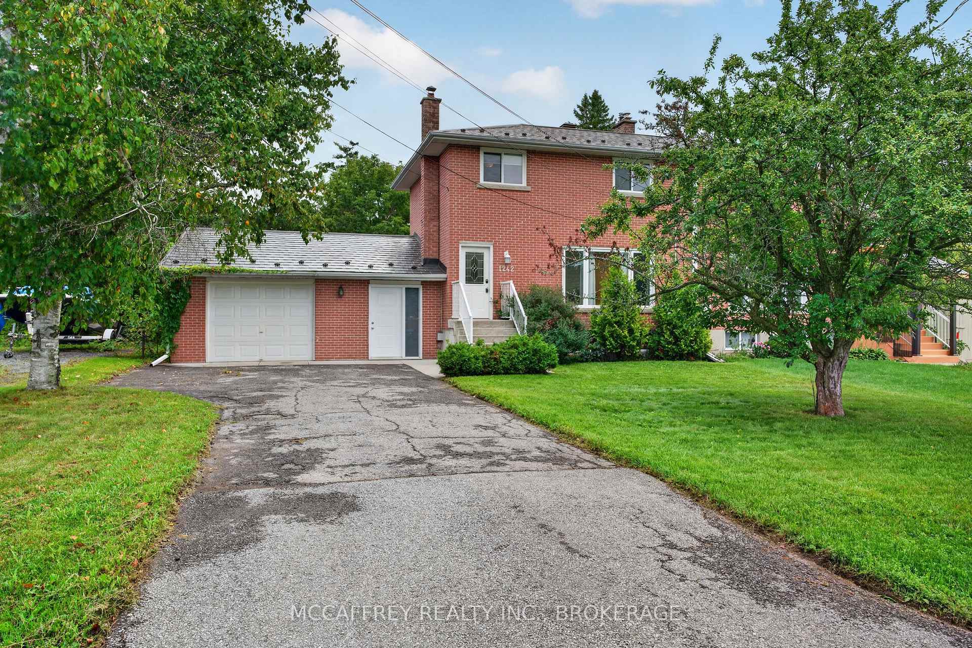 Photo 34 of 1242 Leyton Avenue, Kingston, City Northwest — HOMEH