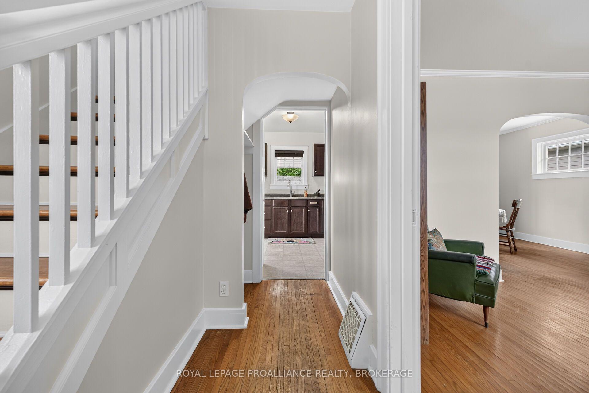 Photo 6 of 27 Drayton Avenue, Kingston, East of Sir John A. Blvd — HOMEH