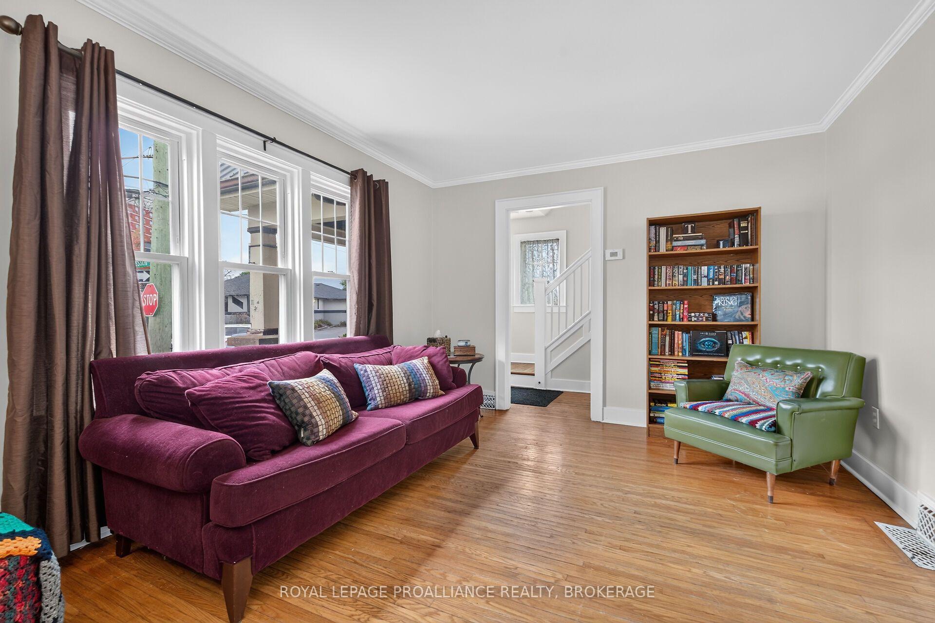 Photo 8 of 27 Drayton Avenue, Kingston, East of Sir John A. Blvd — HOMEH