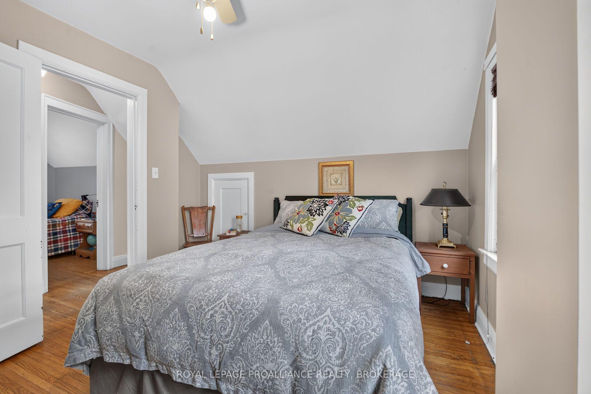 Photo 17 of 27 Drayton Avenue, Kingston, East of Sir John A. Blvd — HOMEH