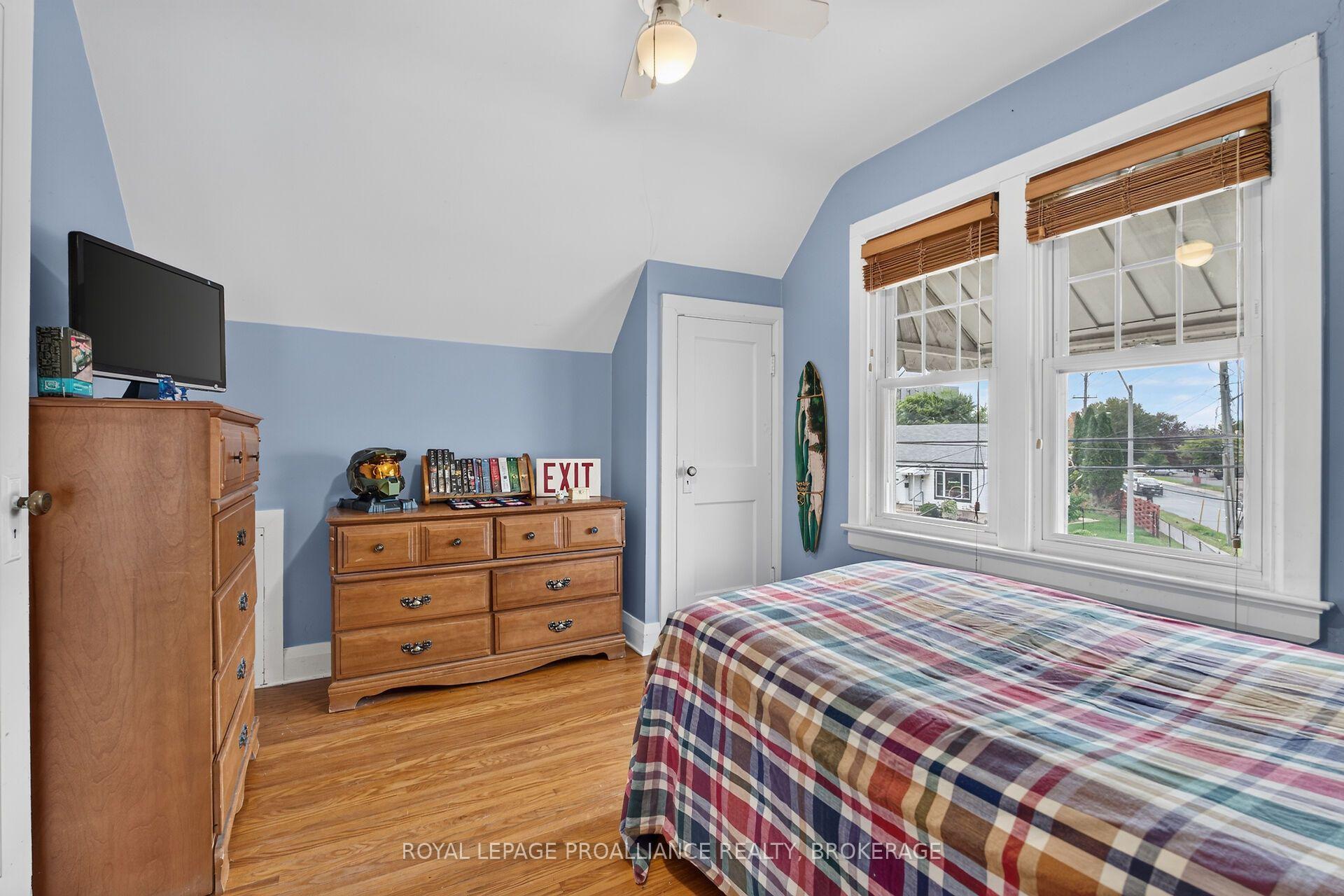 Photo 19 of 27 Drayton Avenue, Kingston, East of Sir John A. Blvd — HOMEH