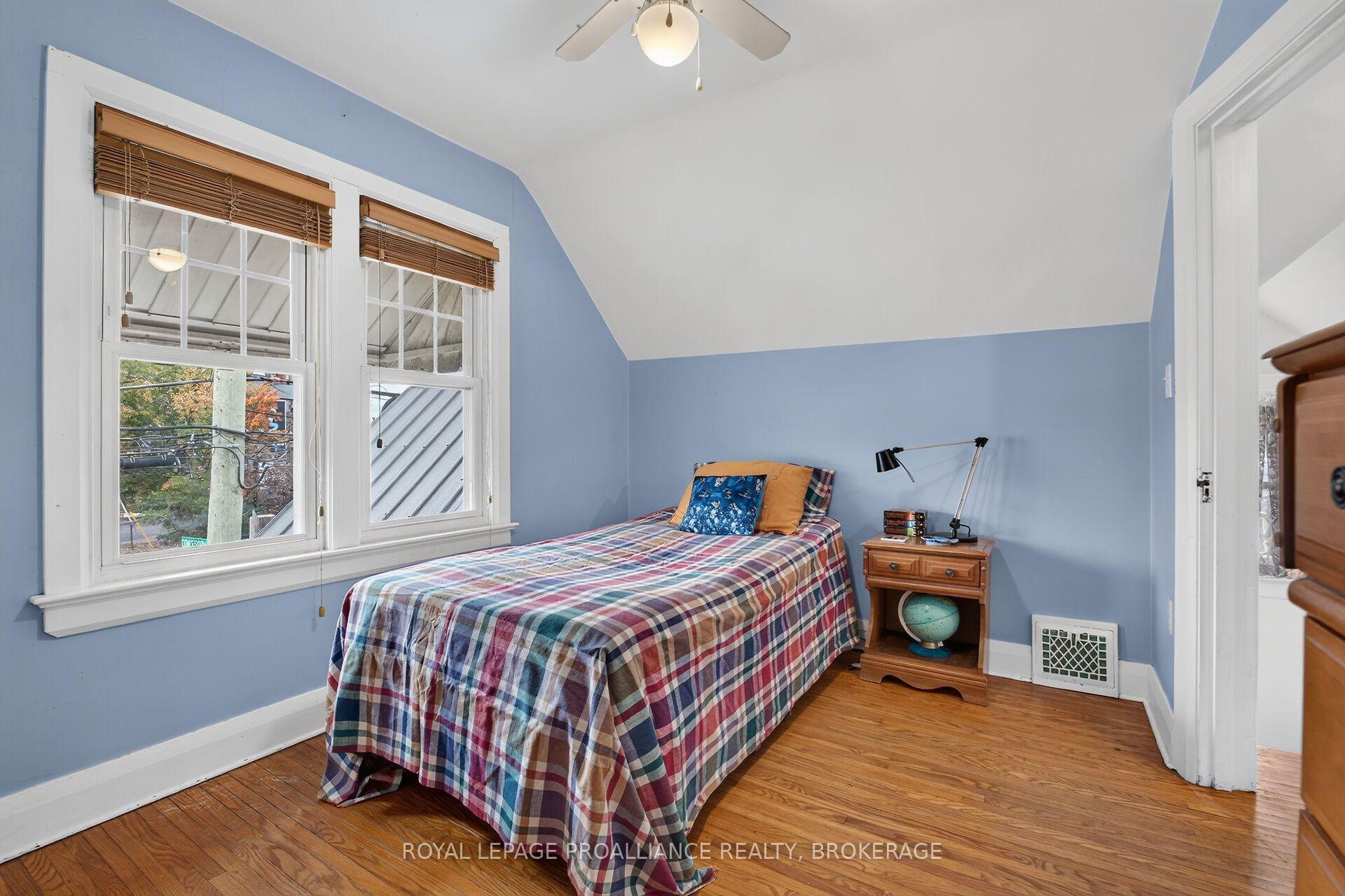Photo 20 of 27 Drayton Avenue, Kingston, East of Sir John A. Blvd — HOMEH