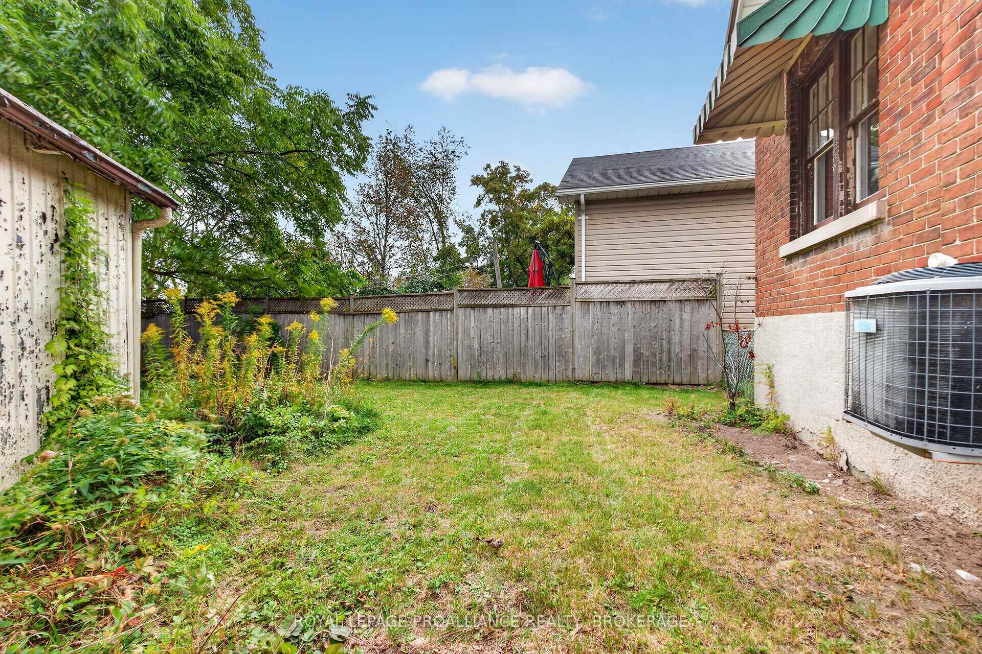 Photo 27 of 27 Drayton Avenue, Kingston, East of Sir John A. Blvd — HOMEH