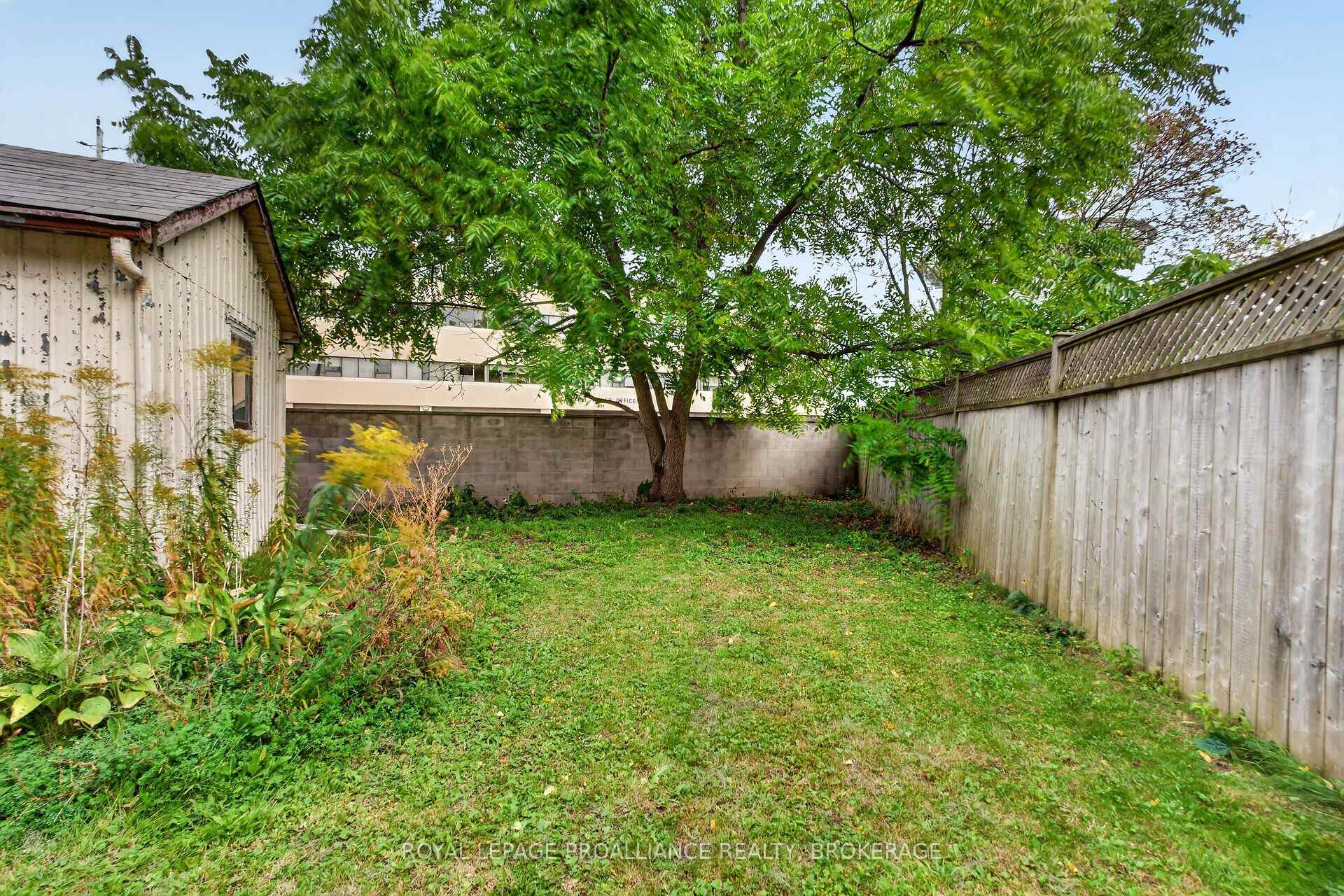 Photo 28 of 27 Drayton Avenue, Kingston, East of Sir John A. Blvd — HOMEH